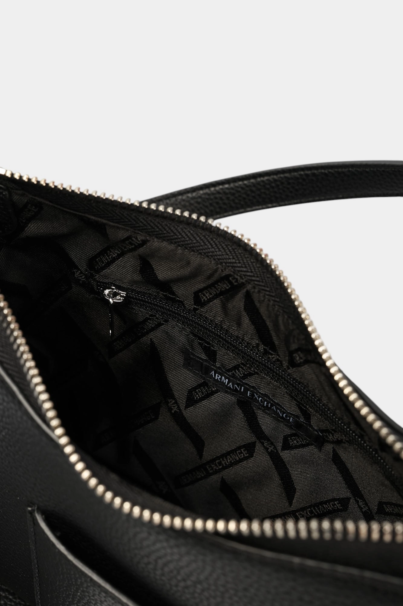 XW001571_AF15625 Сумка Armani Exchange Черный