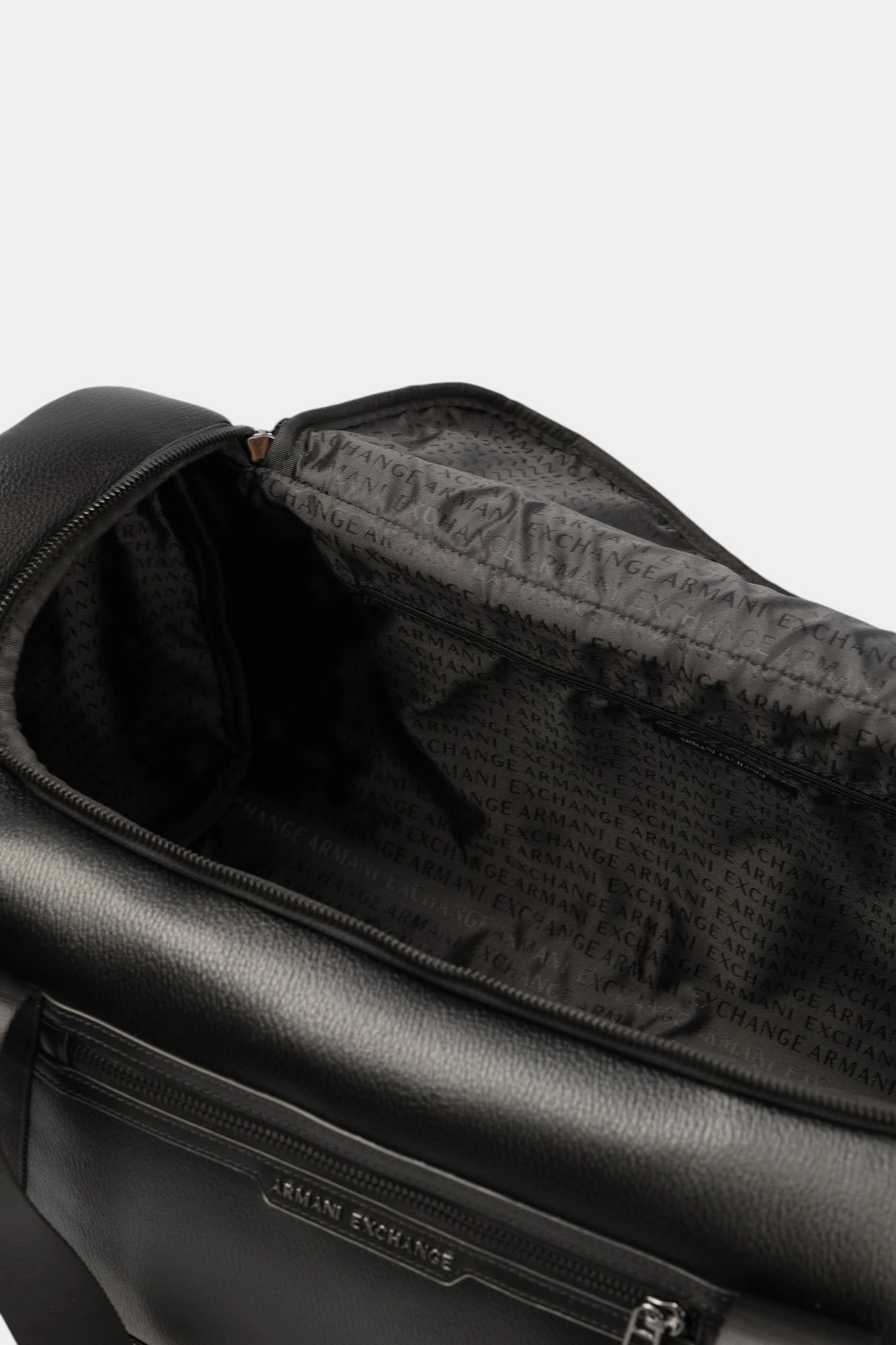 XM001999_AF17205 Сумка дорожная Armani Exchange Черный