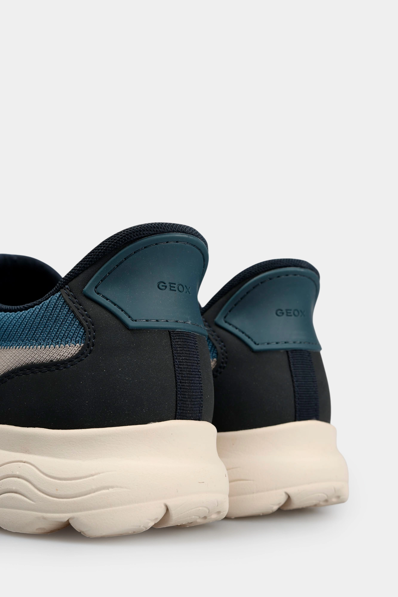 U65MPE06KEKC Кроссовки Geox Серый