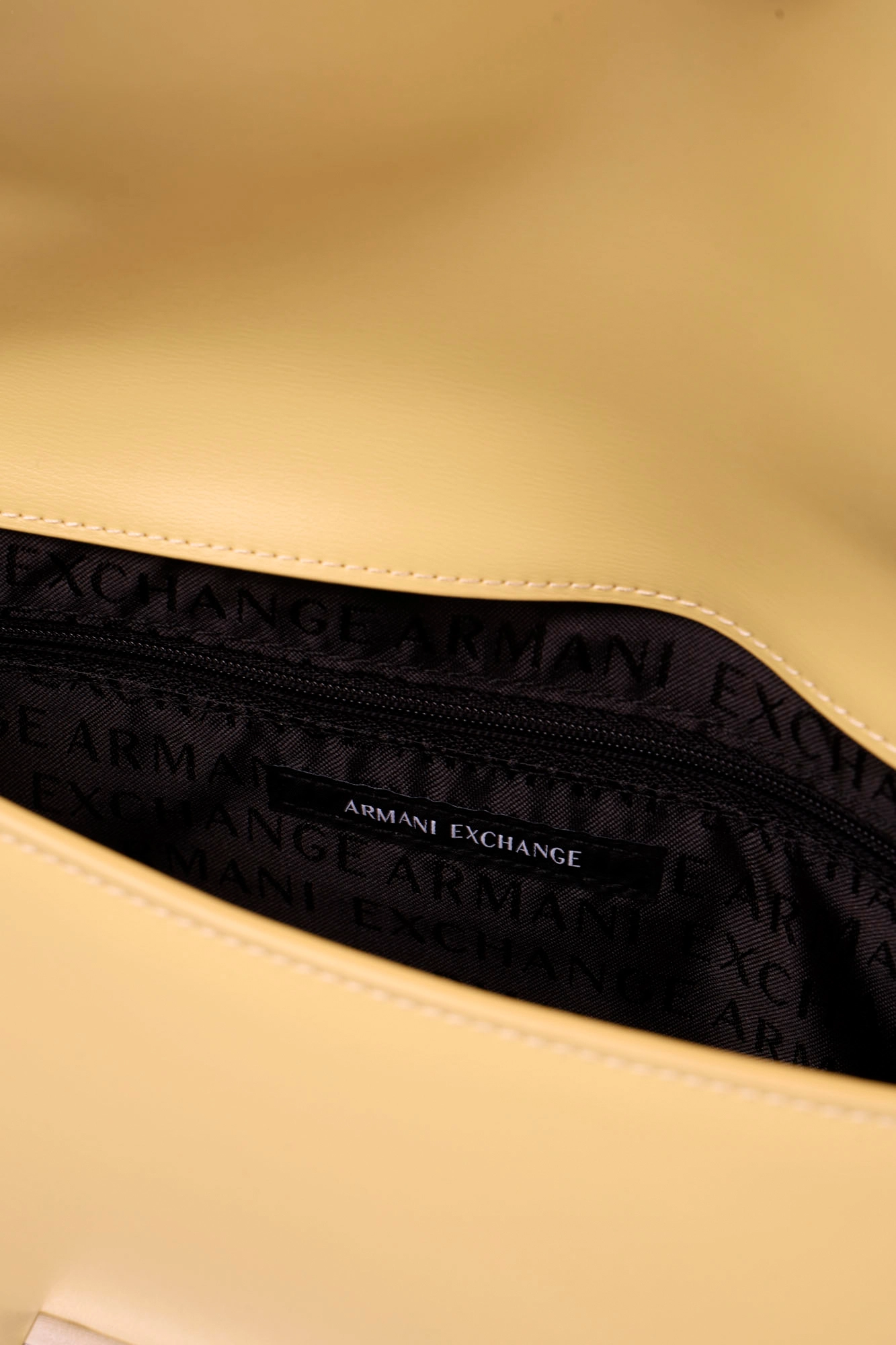 XW000070_AF12039 Сумка Armani Exchange Желтый