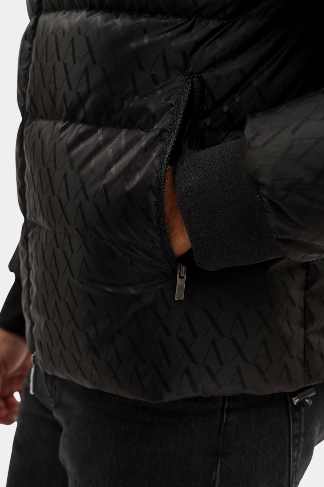 XM001580_AF16628 Куртка пуховая Armani Exchange Черный