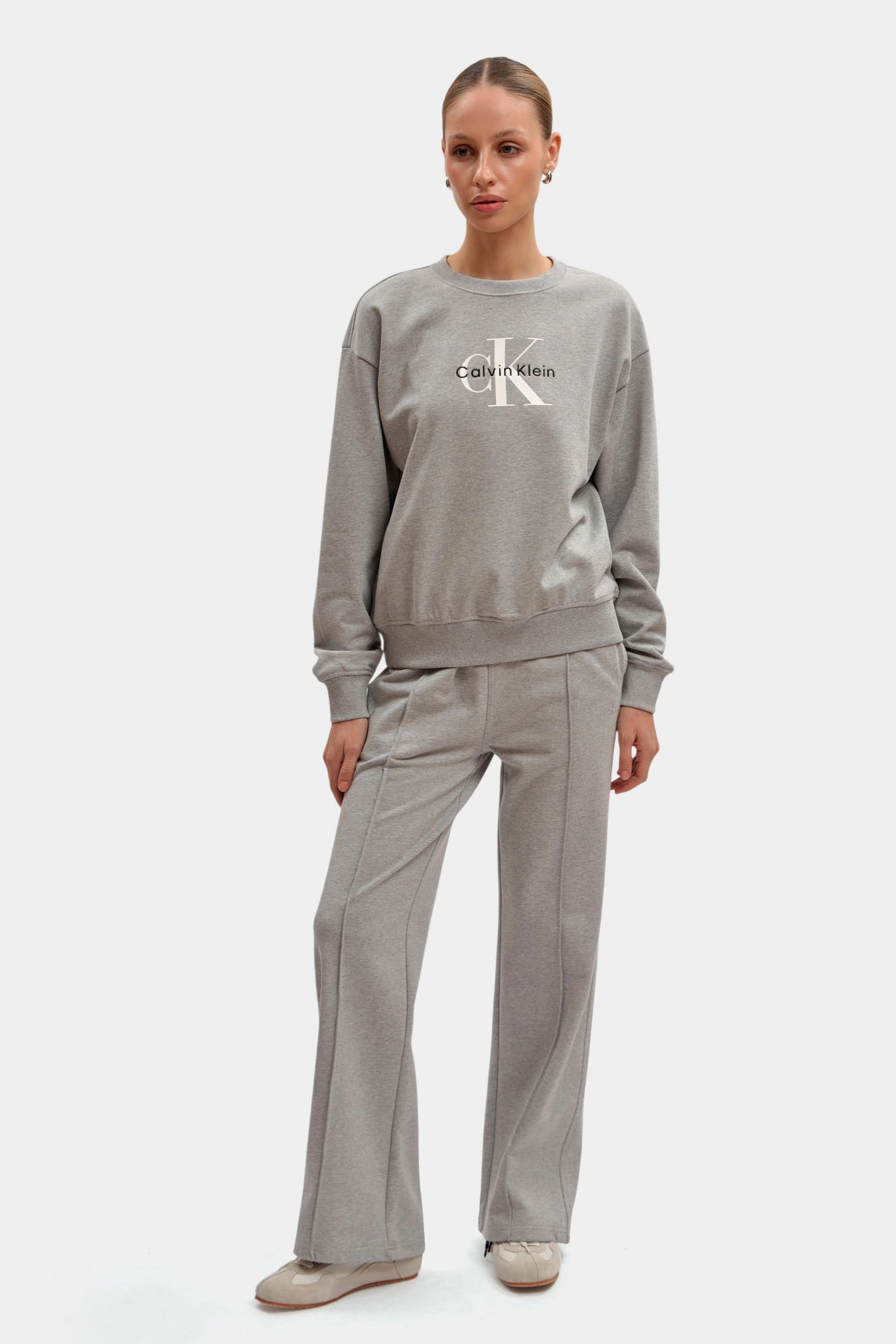 LV047B234G свитшоты calvin klein jeans 