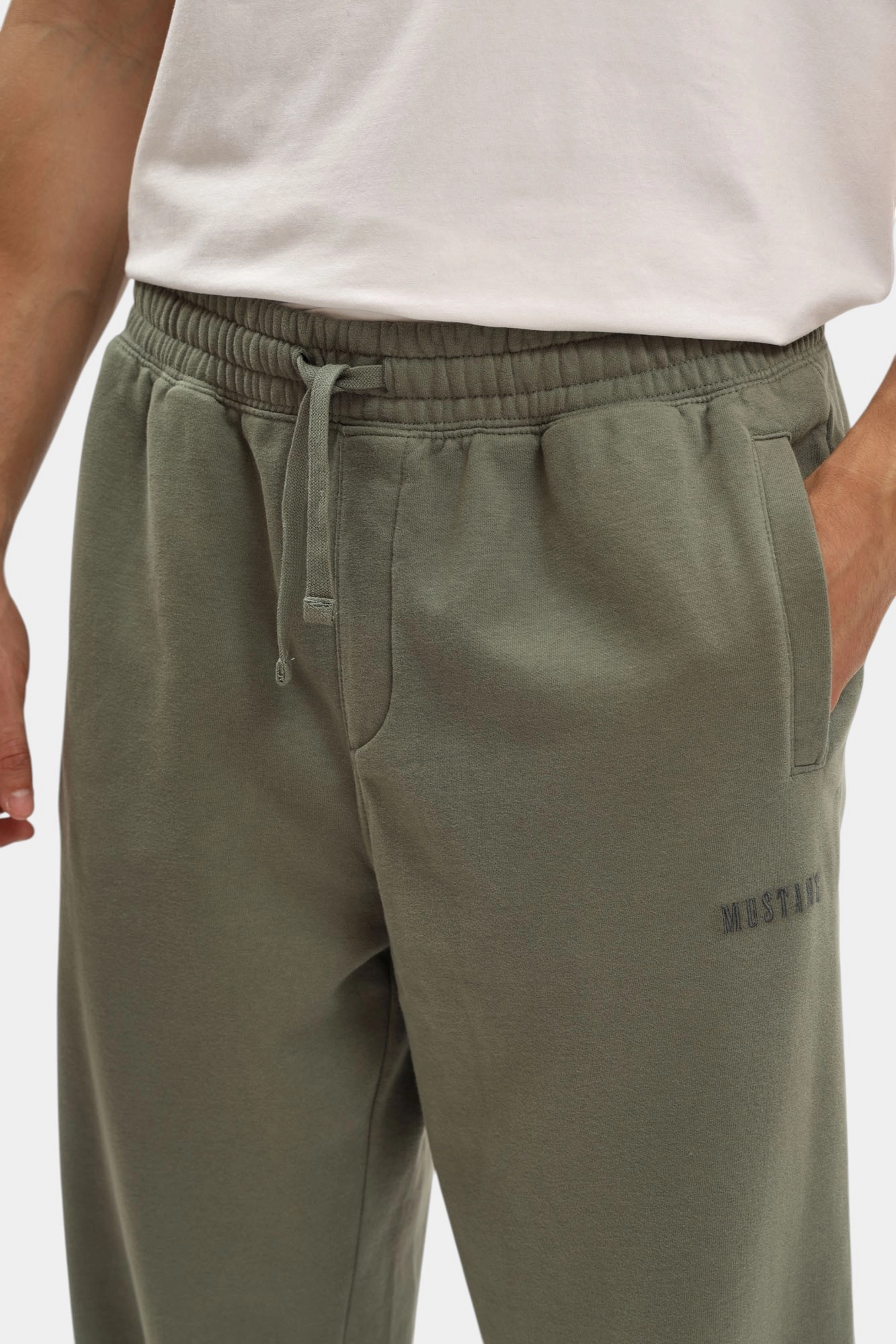 1016975 Джоггеры Mustang Зеленый