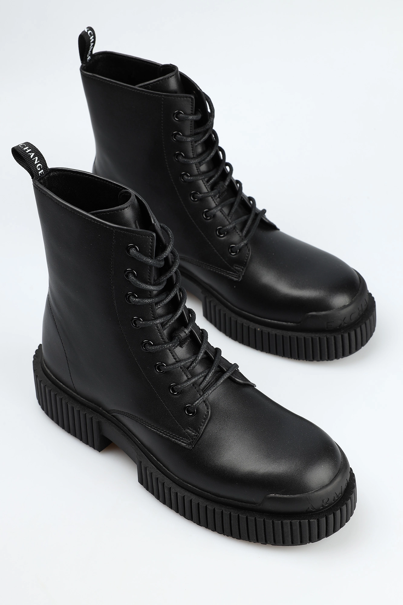 XDM005_XV628 Ботинки Armani Exchange Черный