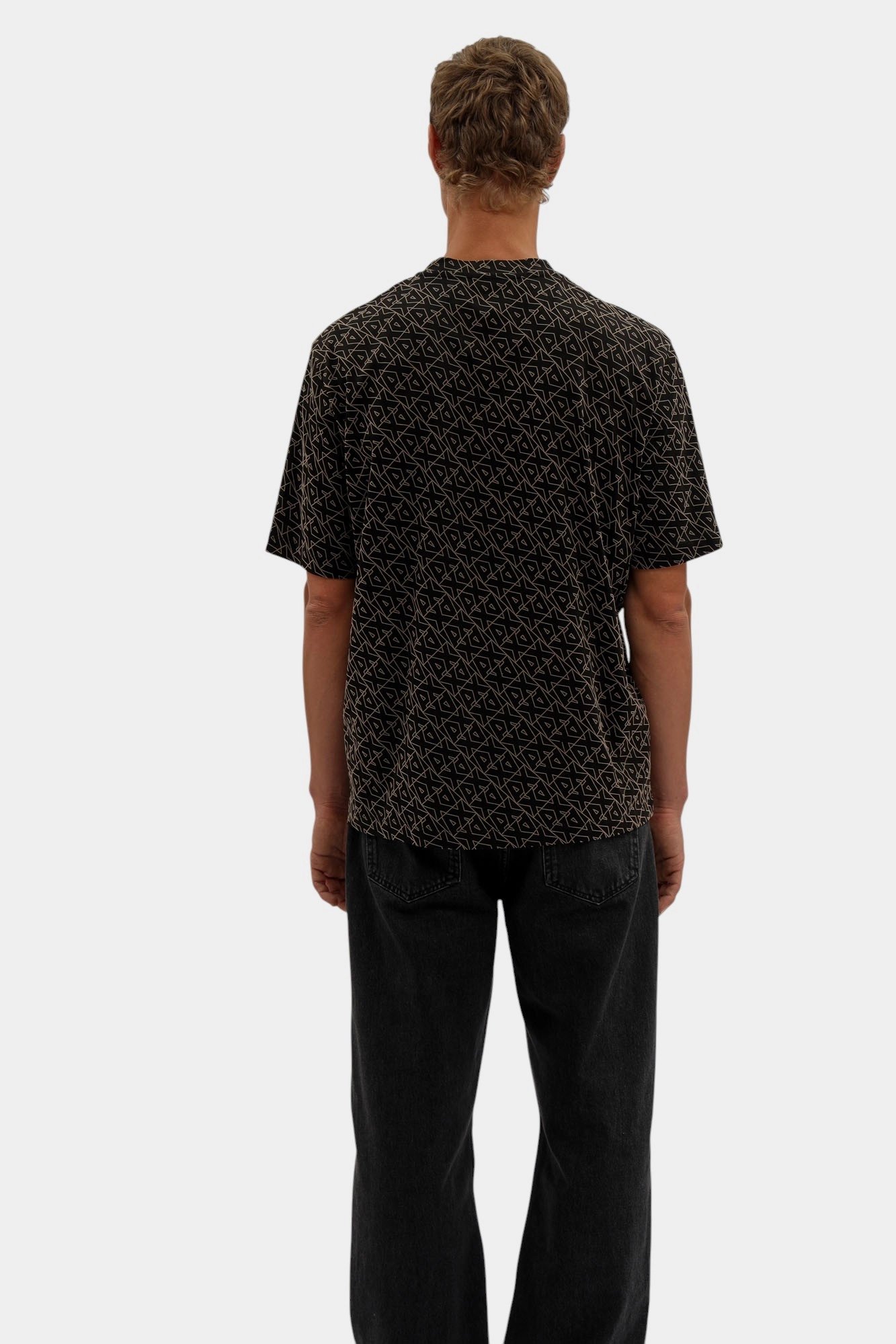 XM001897_AF10356 Футболка Armani Exchange Черный
