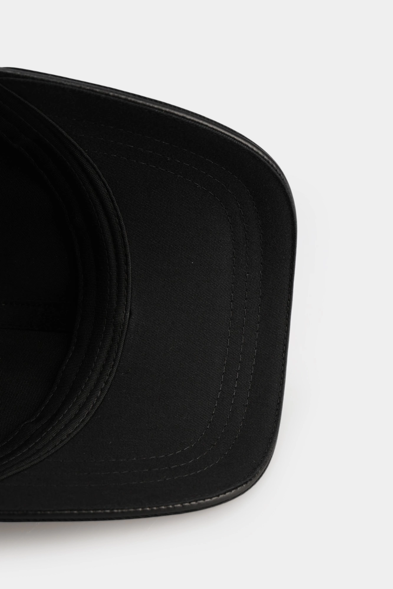 554122_805617 Кепка Karl Lagerfeld Черный