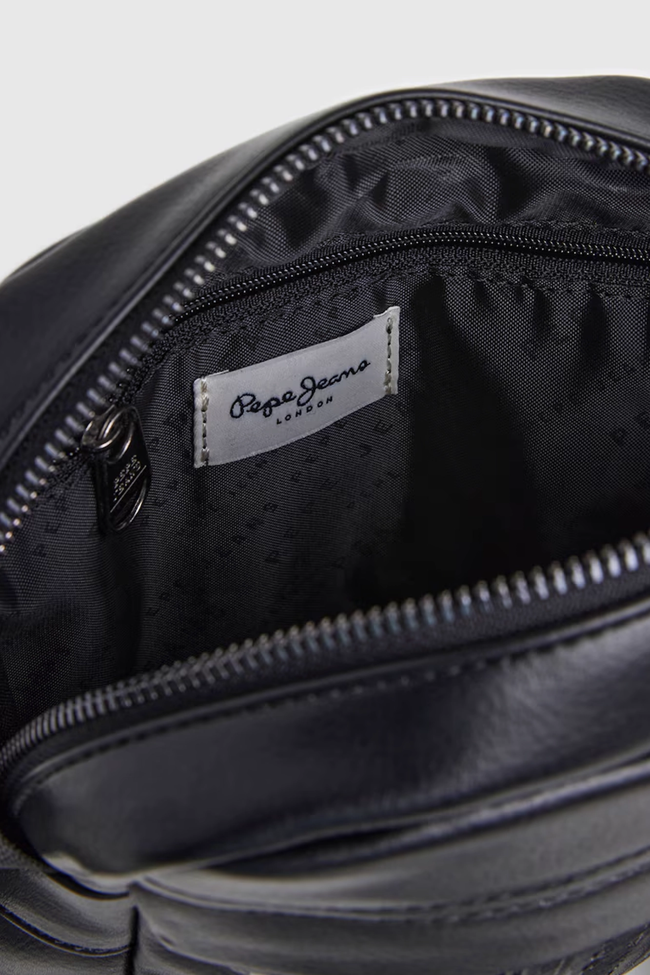 PM030875 Сумка Pepe Jeans Черный