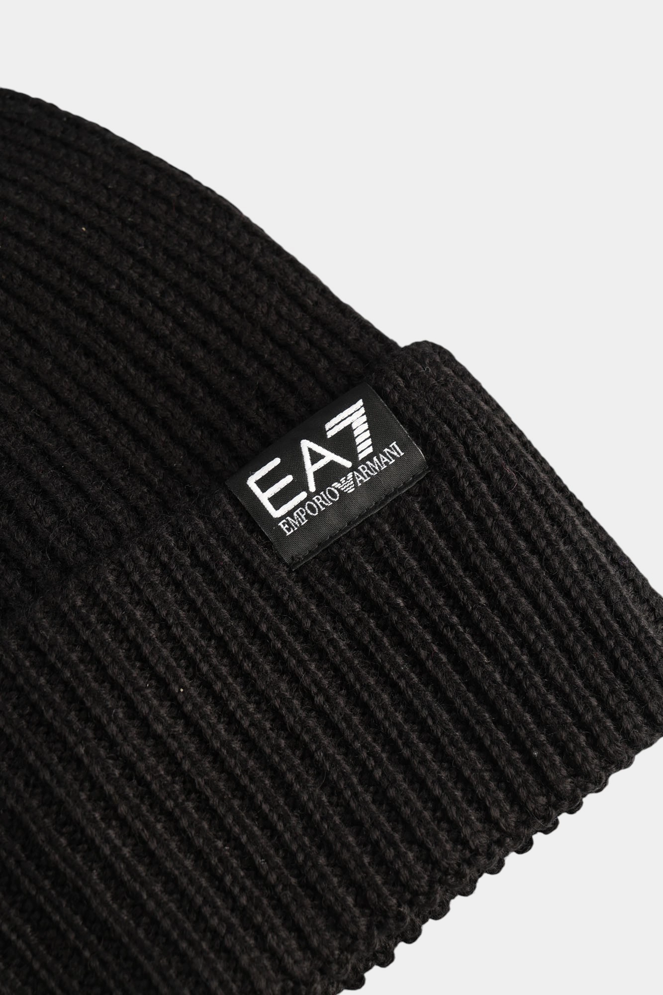 7X000312_AF18469 Шапка EA7 Черный