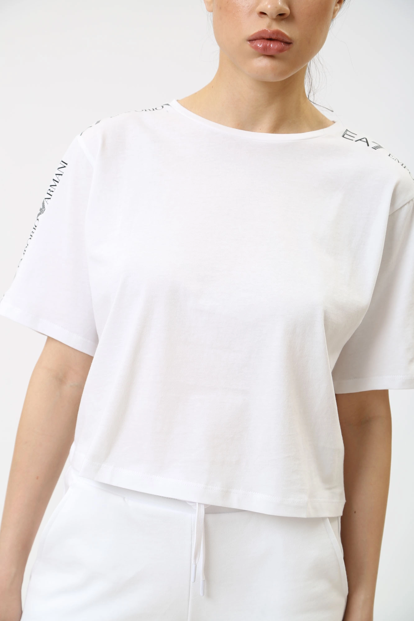 3DTT02_TJ02Z_0102 кроп-топ ea7 