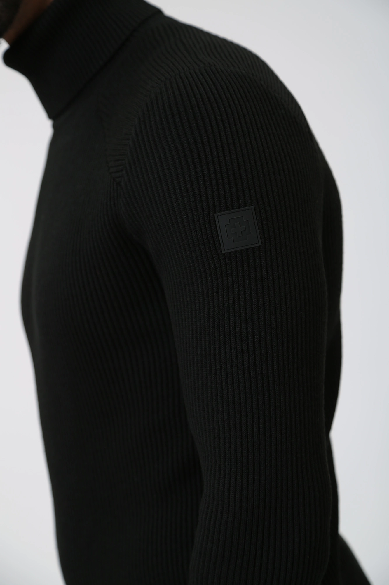 30038266_10005608 Свитер Strellson Черный