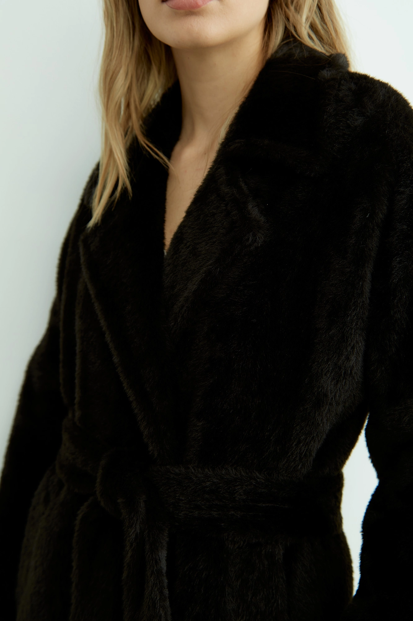 W-232-ZM-989УНО шуба the hills 