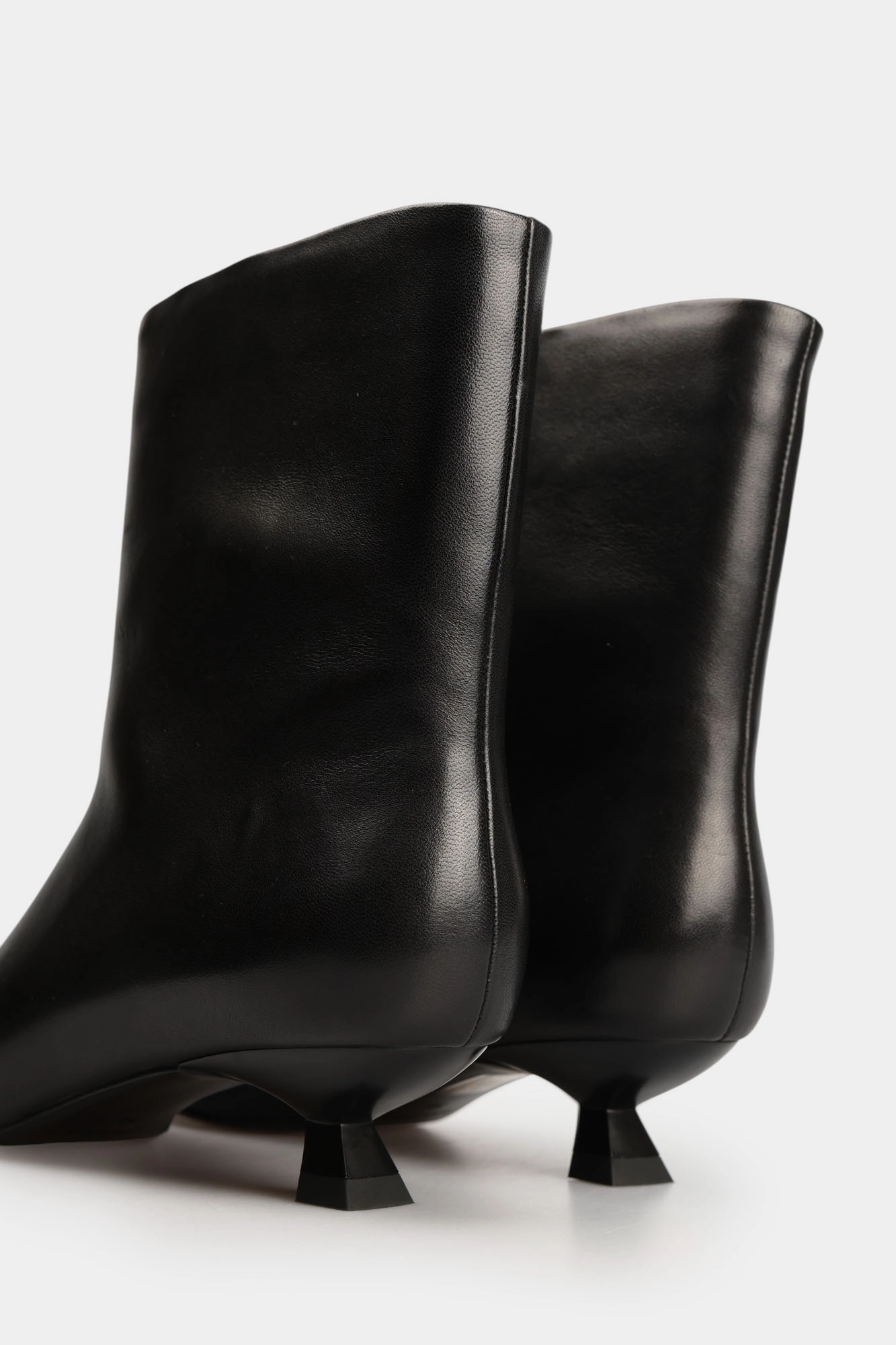 FA015-711 Ботильоны Graciana Черный