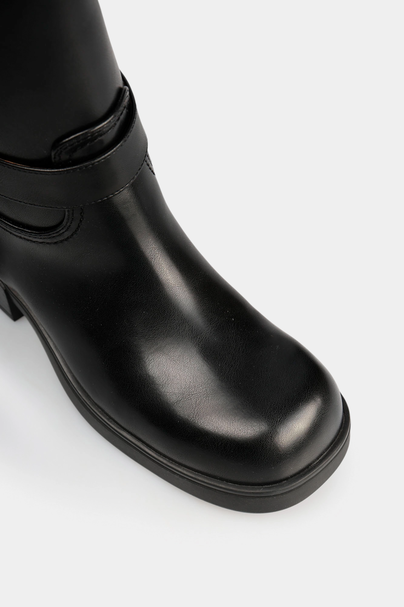 XW001654_AF17476 Ботинки Armani Exchange Черный