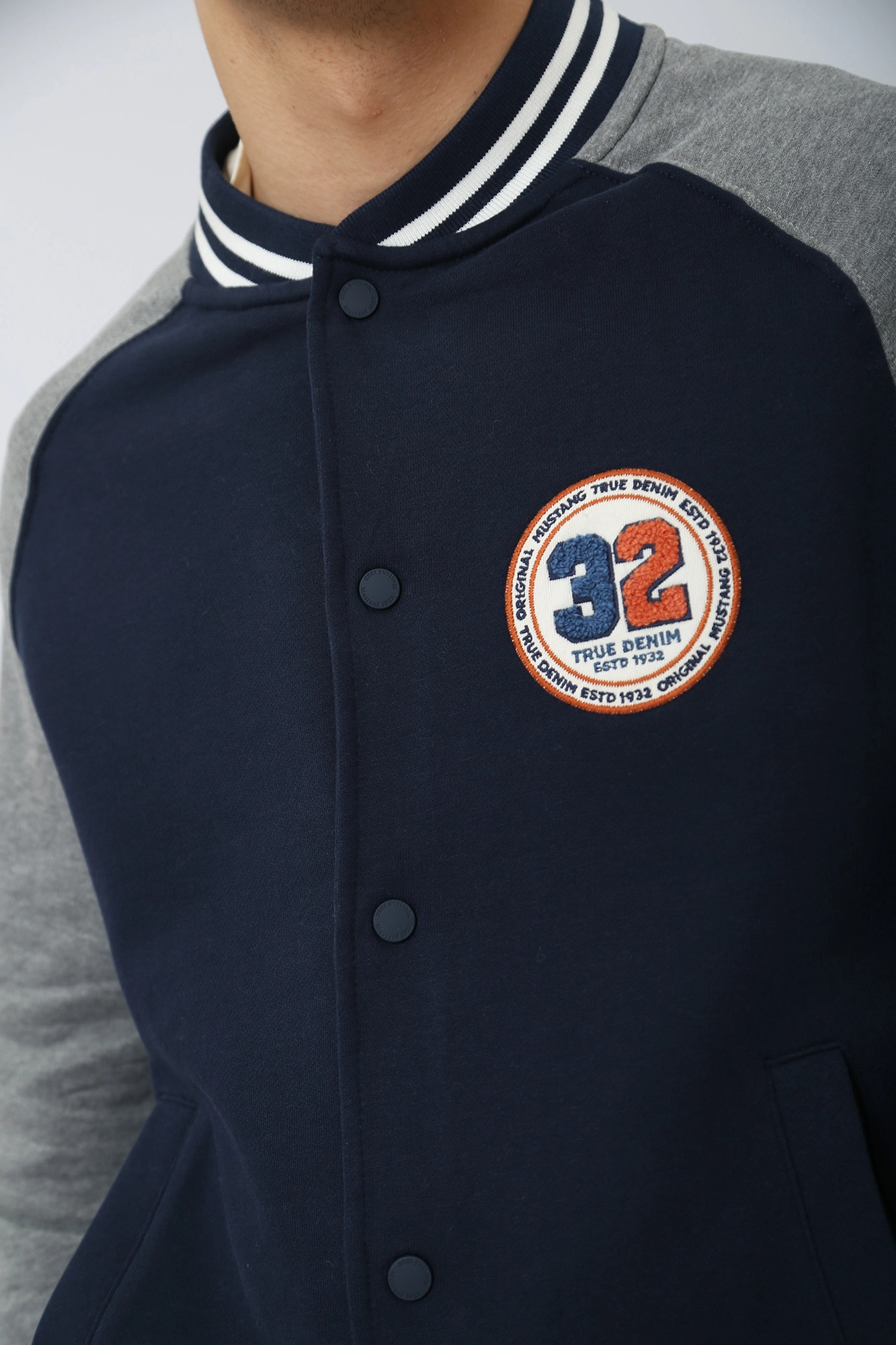 1013076 Бомбер Mustang Синий