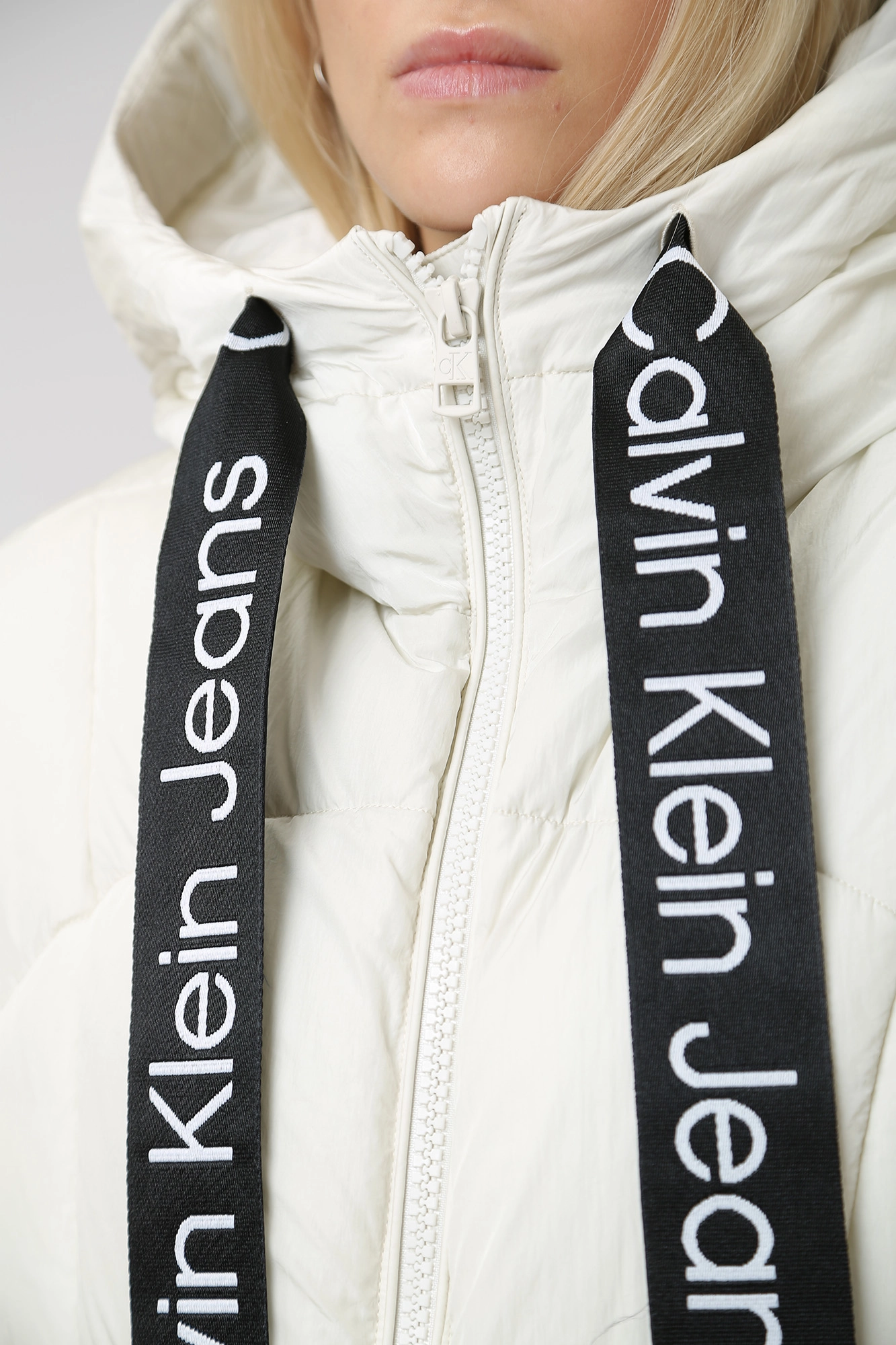 J20J221901 куртка calvin klein jeans 