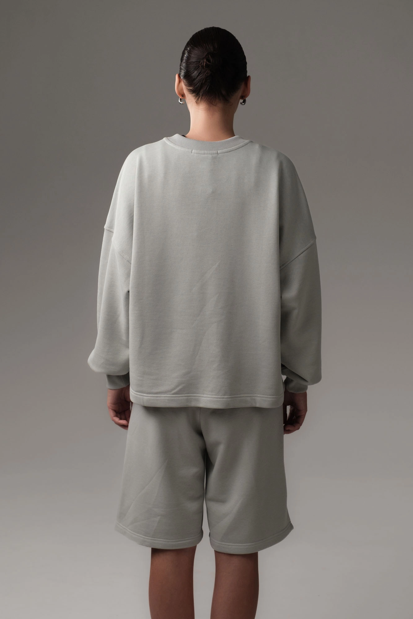 W-251-P-20-0048 свитшот the hills 