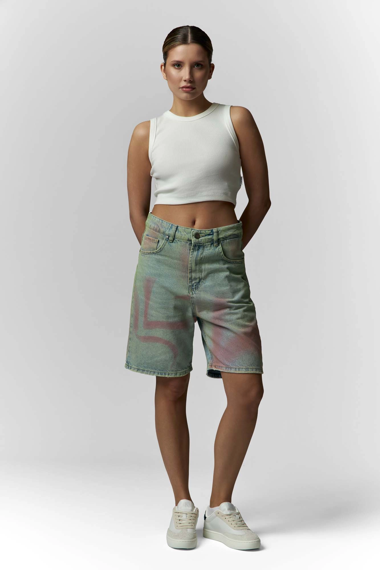 VW-OMA-33-437 шорты джинсовые van mich 