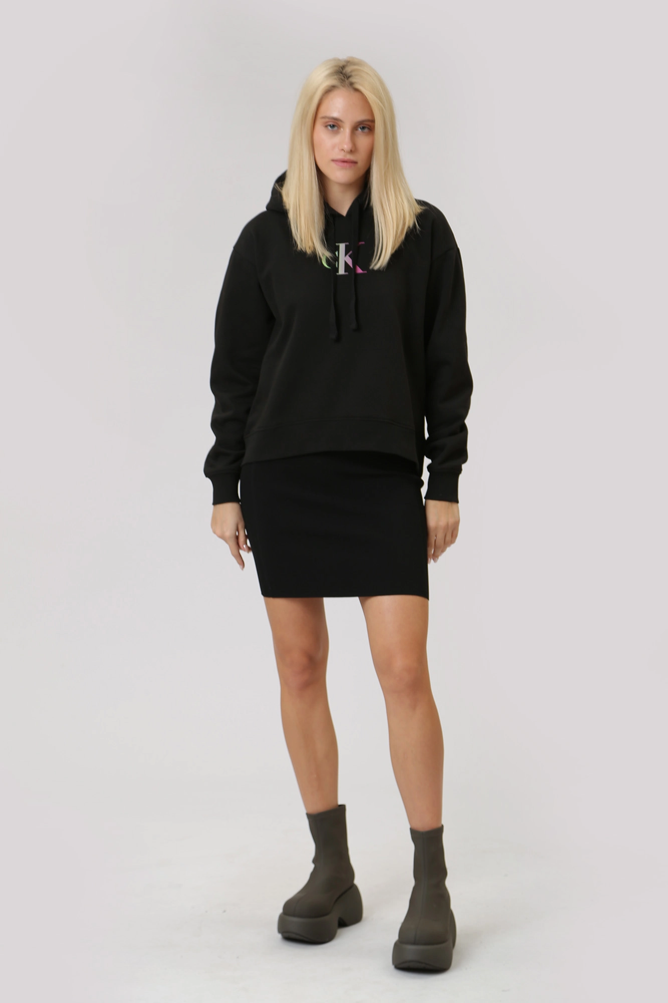 J20J222346 худи calvin klein jeans