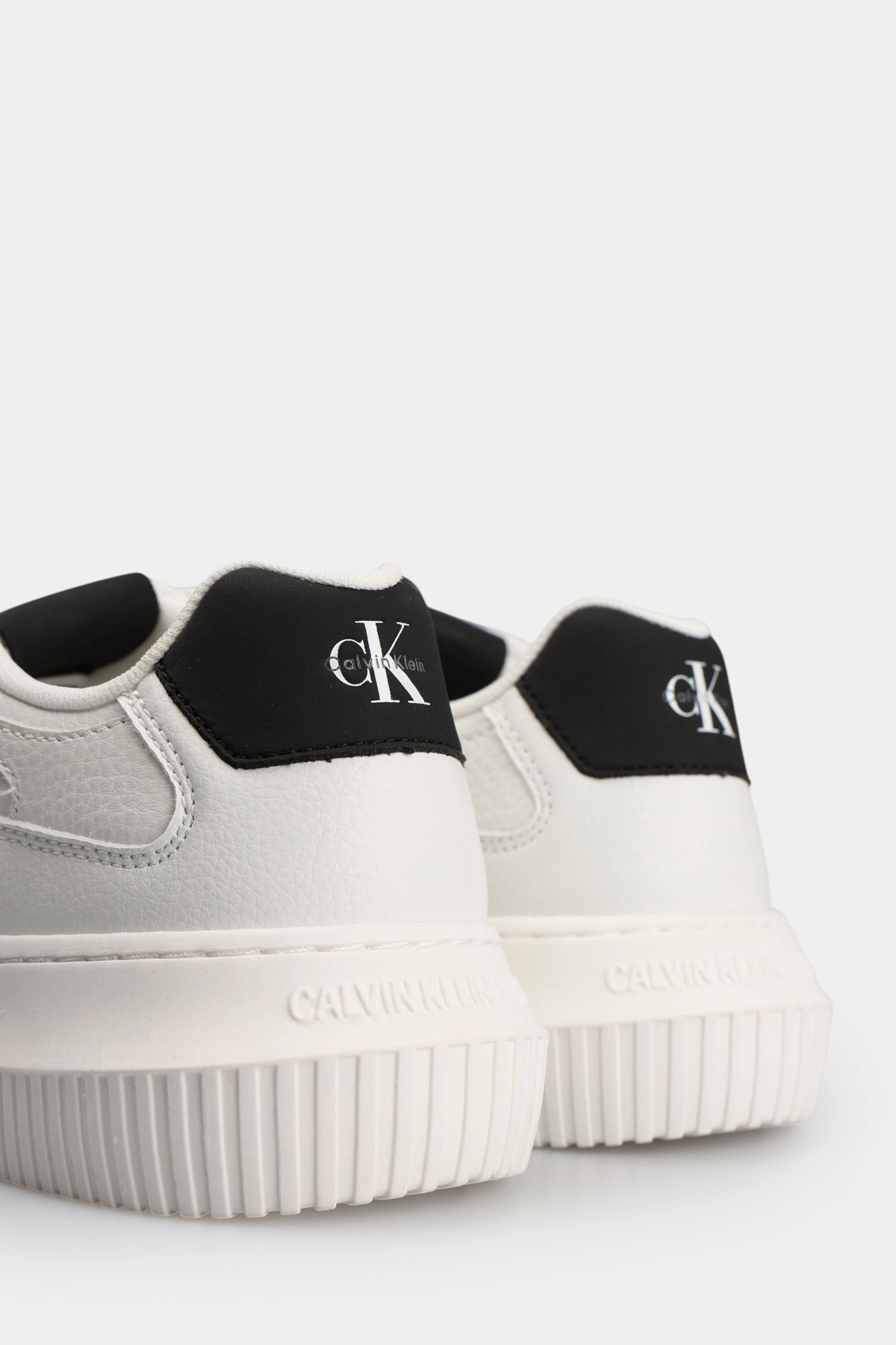 YW0YW02001 Кеды Calvin Klein Jeans Молочный