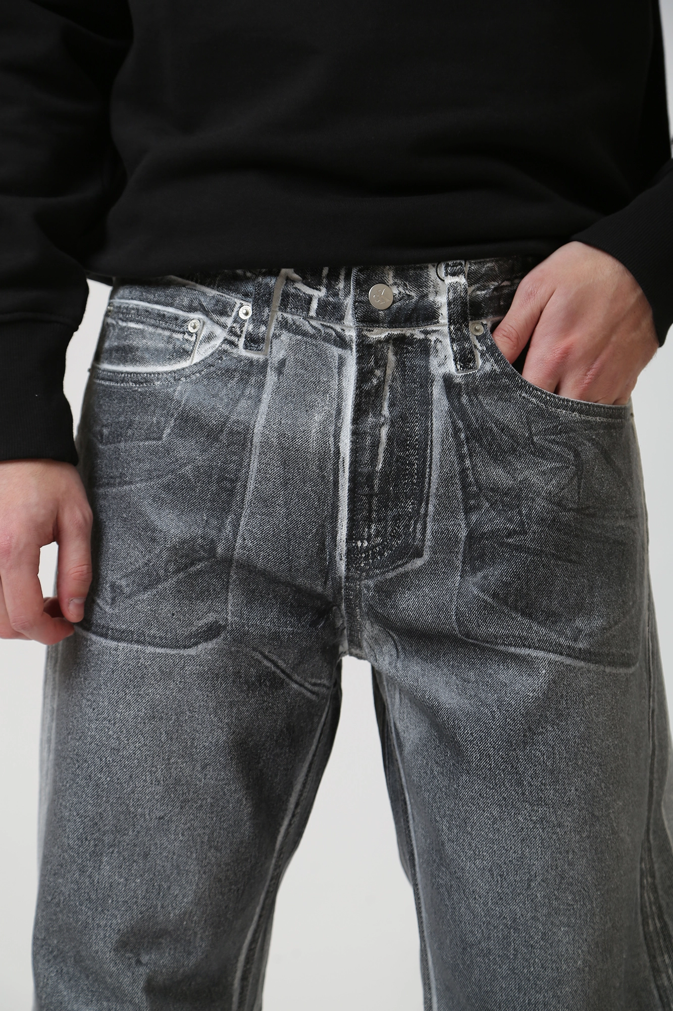 90 S STRAIGHT Calvin Klein Jeans J30J324588 1A4 Med Online.ru