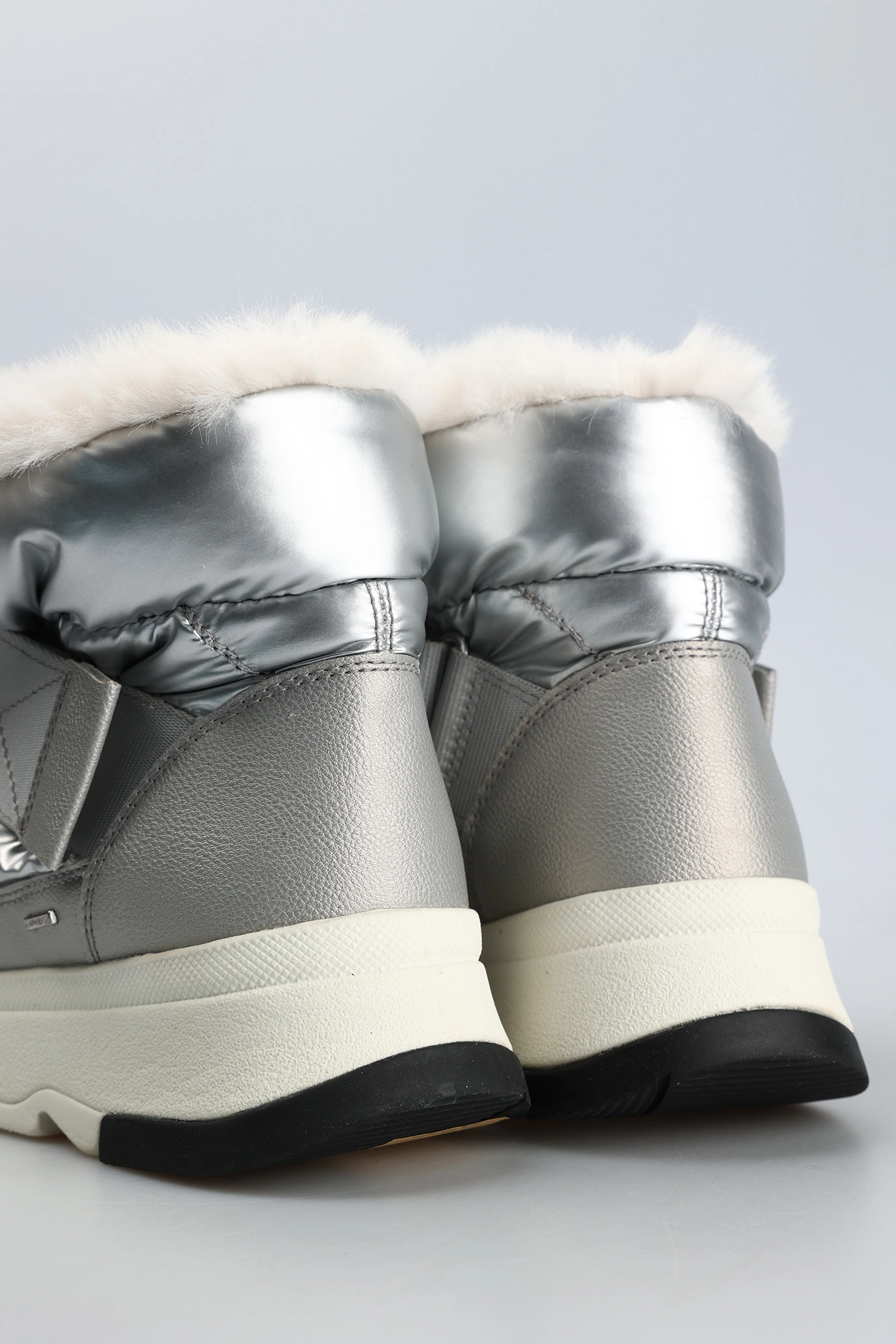 D26HXA0FU54C0 Ботинки Geox Серебряный