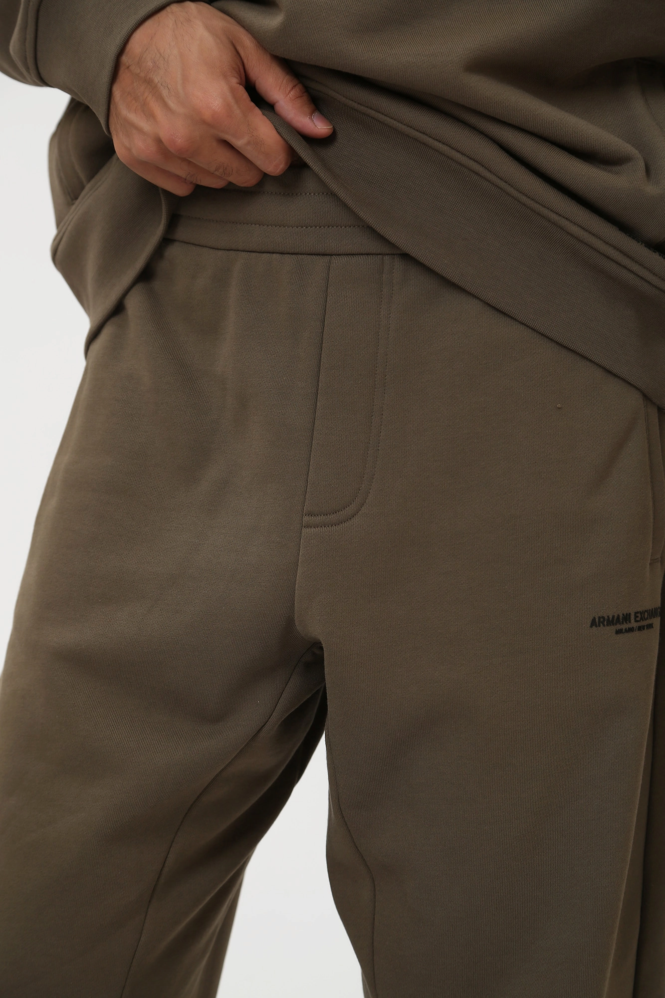 6RZPLA_ZJ4XZ Брюки спортивные Armani Exchange Зеленый