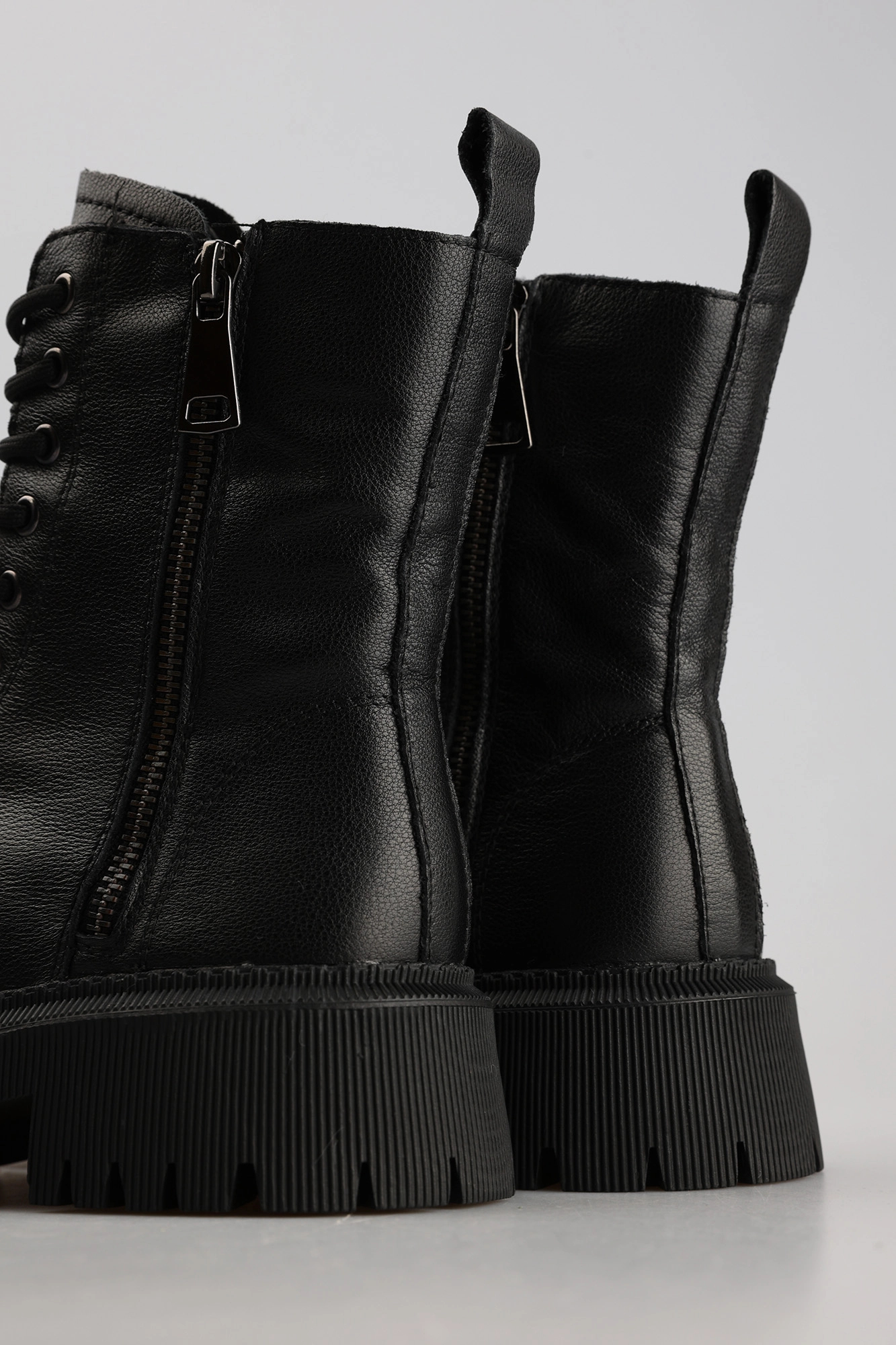 898 /Ботинки жен. /tian /W23 /ТМ:MarcCony /нат.кож Ботинки Marc Cony Черный