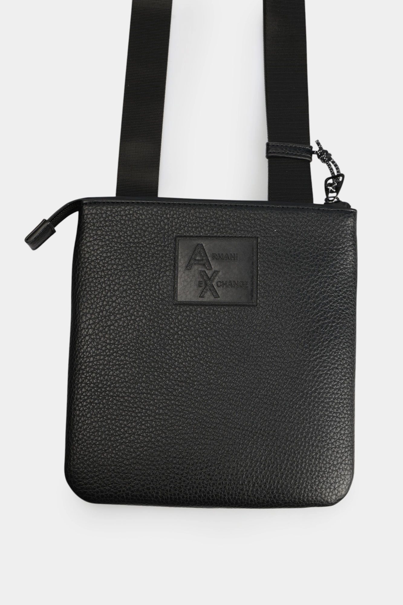 XM001619_AF17210 Сумка Armani Exchange Черный