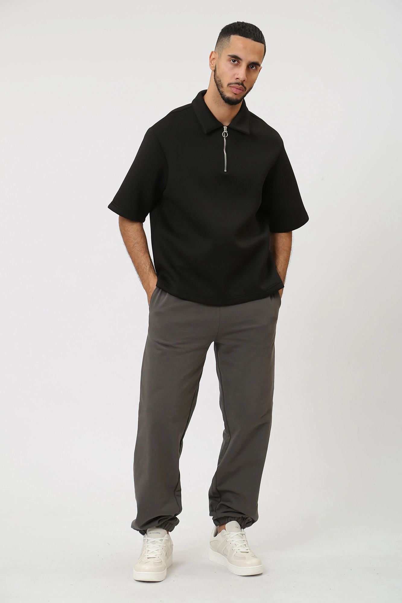 52P00379-1T006303 Брюки спортивные Trussardi Серый