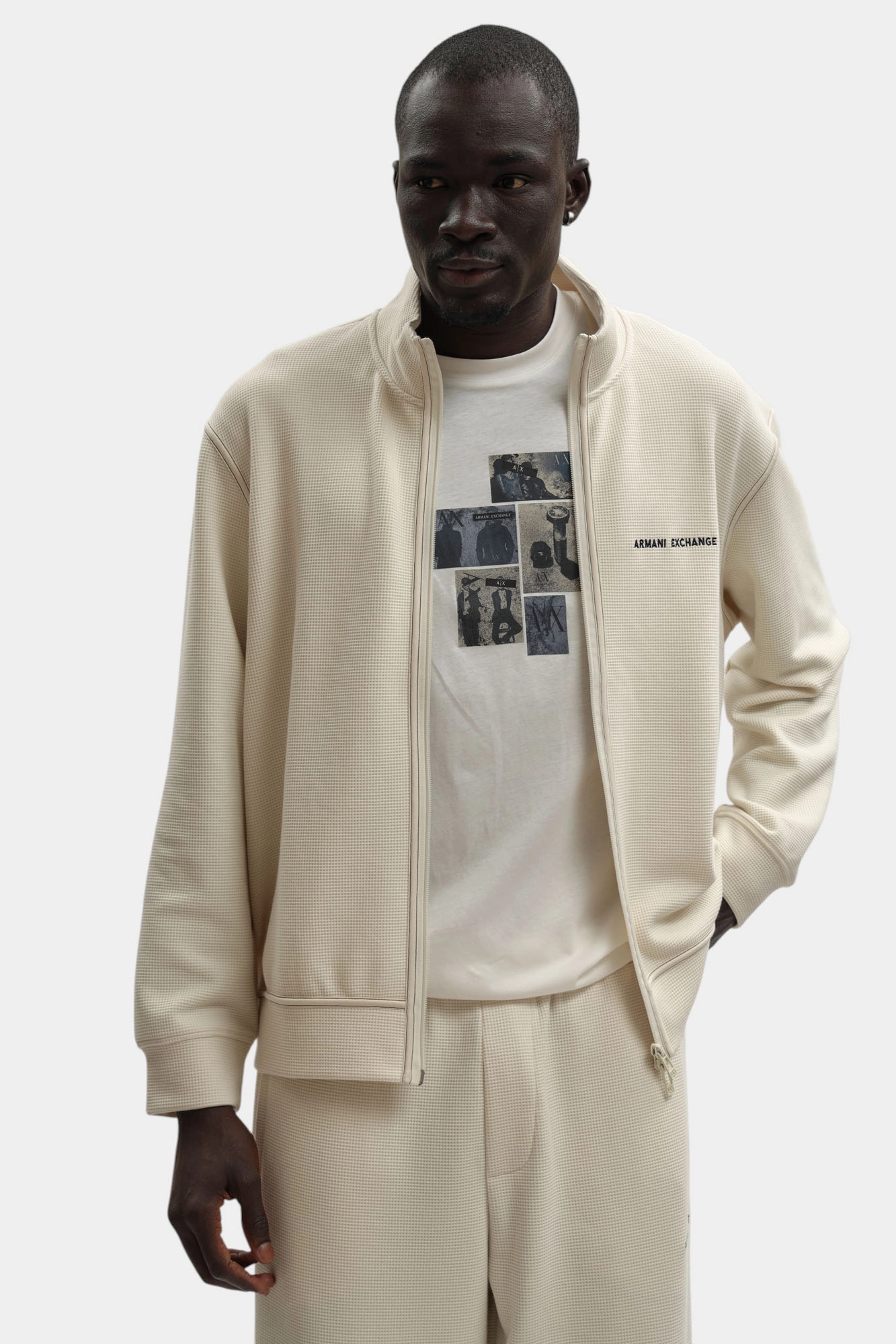 XM002327_AF21870 Свитшот Armani Exchange Бежевый