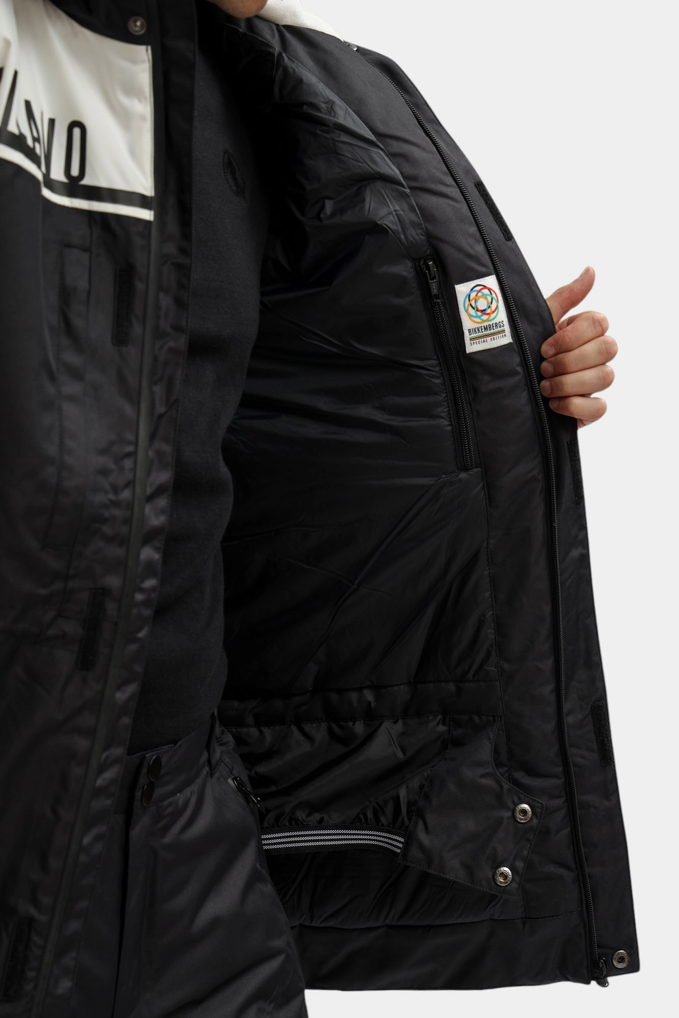 BMG1292 Куртка пуховая Bikkembergs Черный