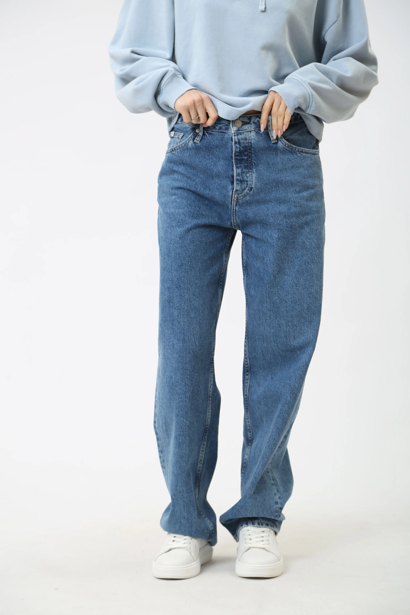 90 S STRAIGHT Calvin Klein Jeans J20J222753 1A4 Med Online.ru