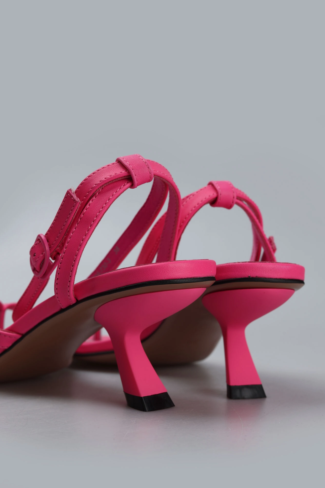 GL3889-730 Босоножки Graciana Розовый