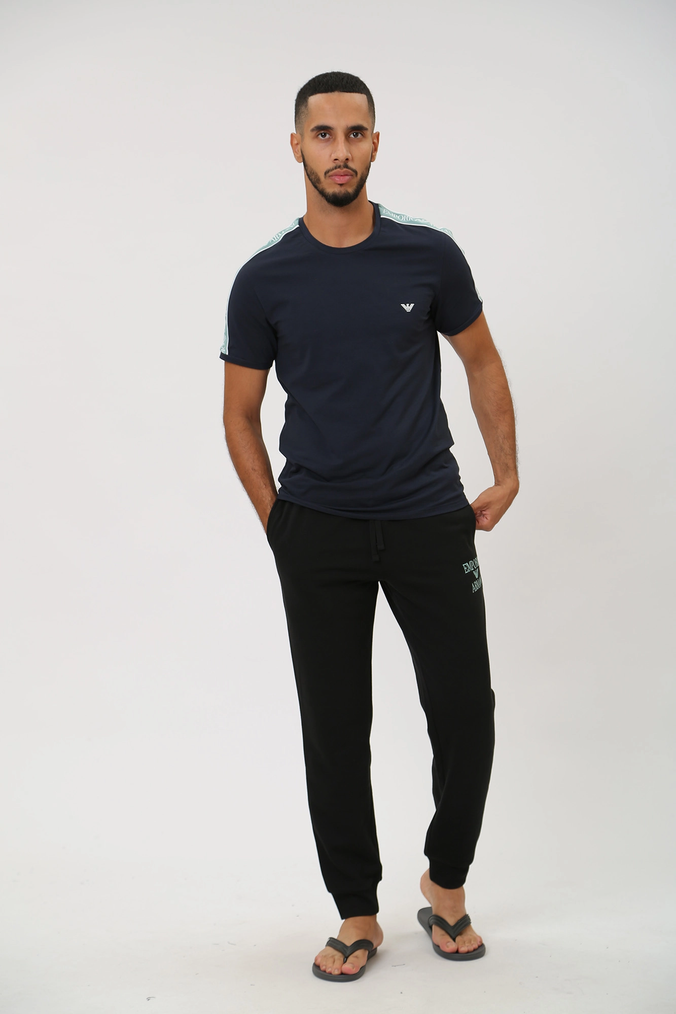 111873_3F571 Брюки Emporio Armani Черный