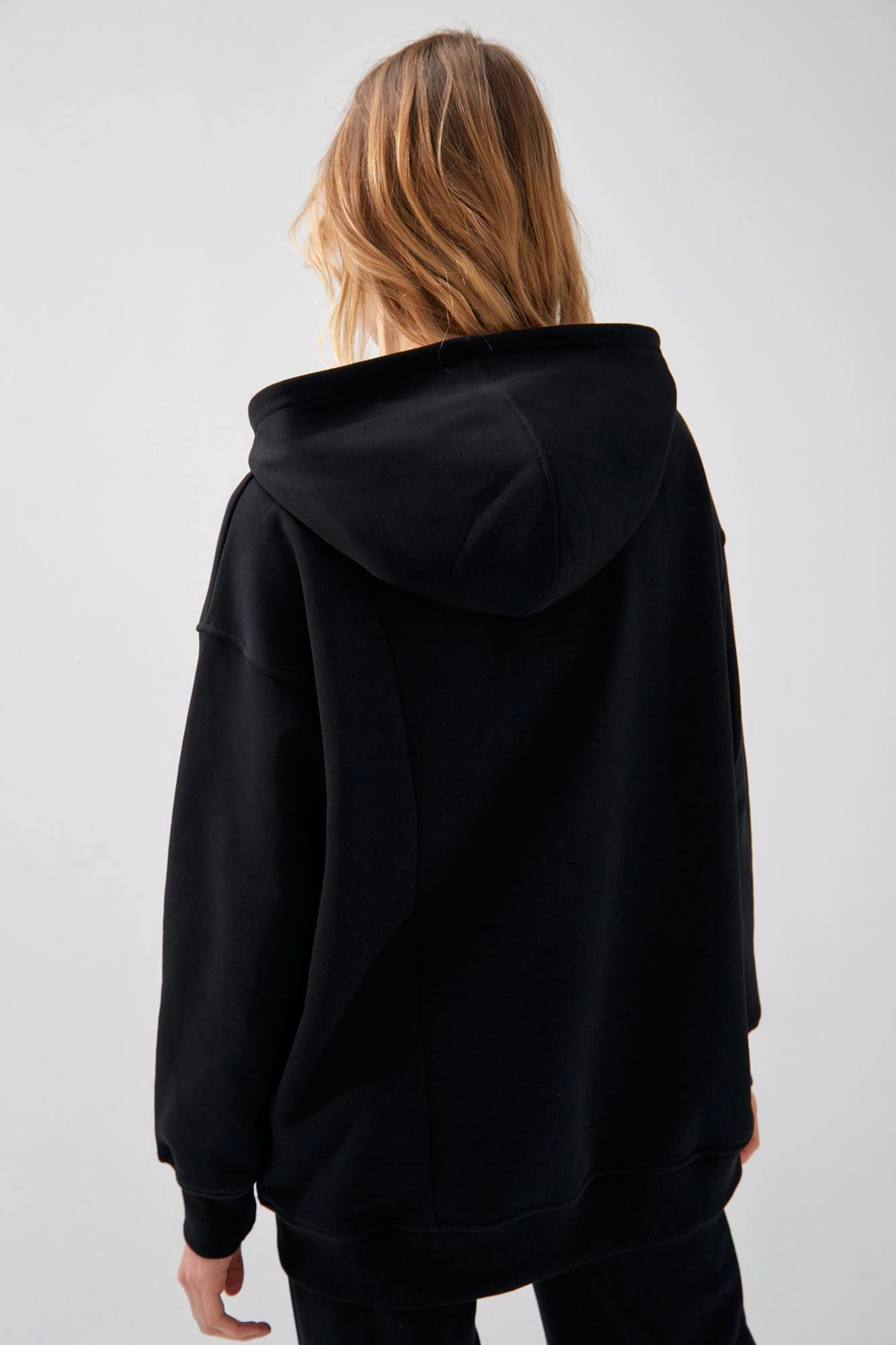 W-241-P-20-0063 худи the hills