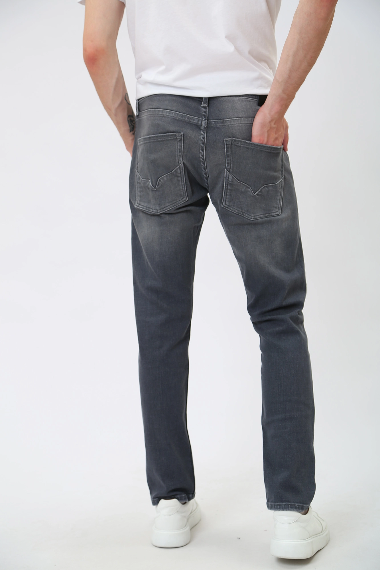 Track denim jeans store
