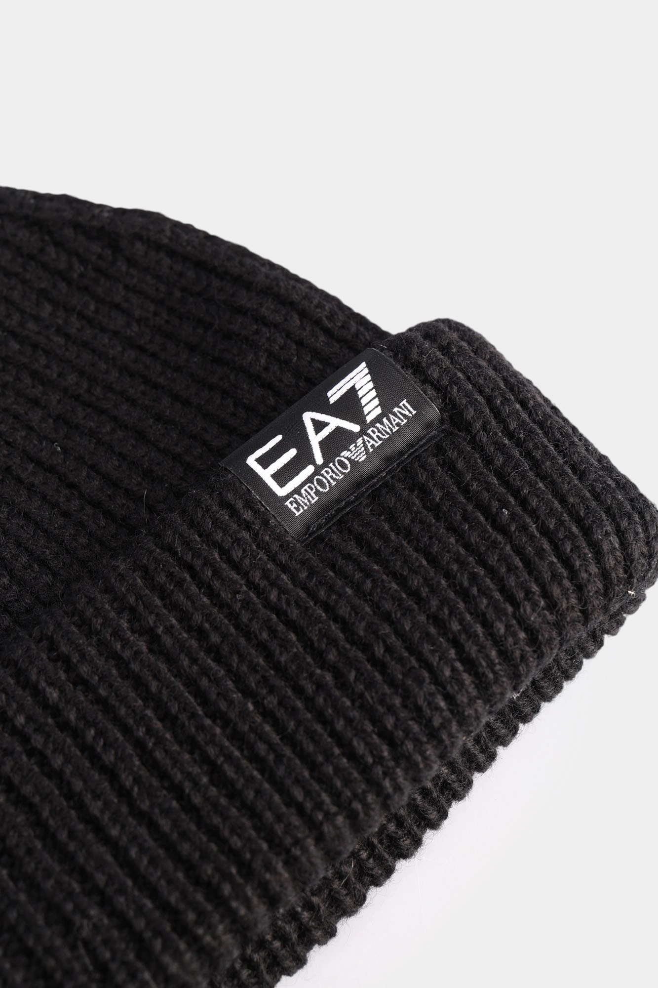 7X000313_AF18469 Шапка EA7 Черный