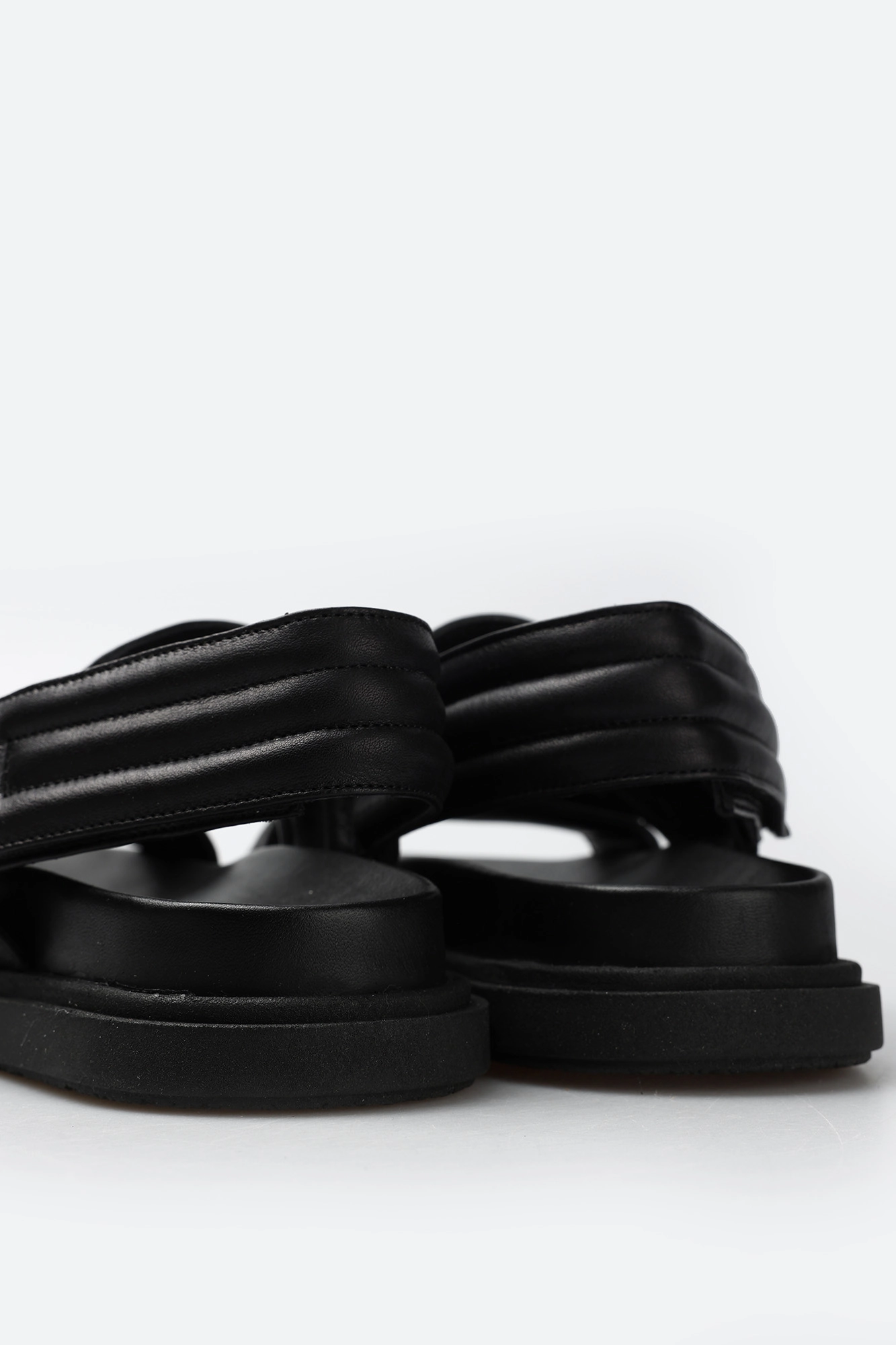 22-2136-50 Сандалии The Hills Черный