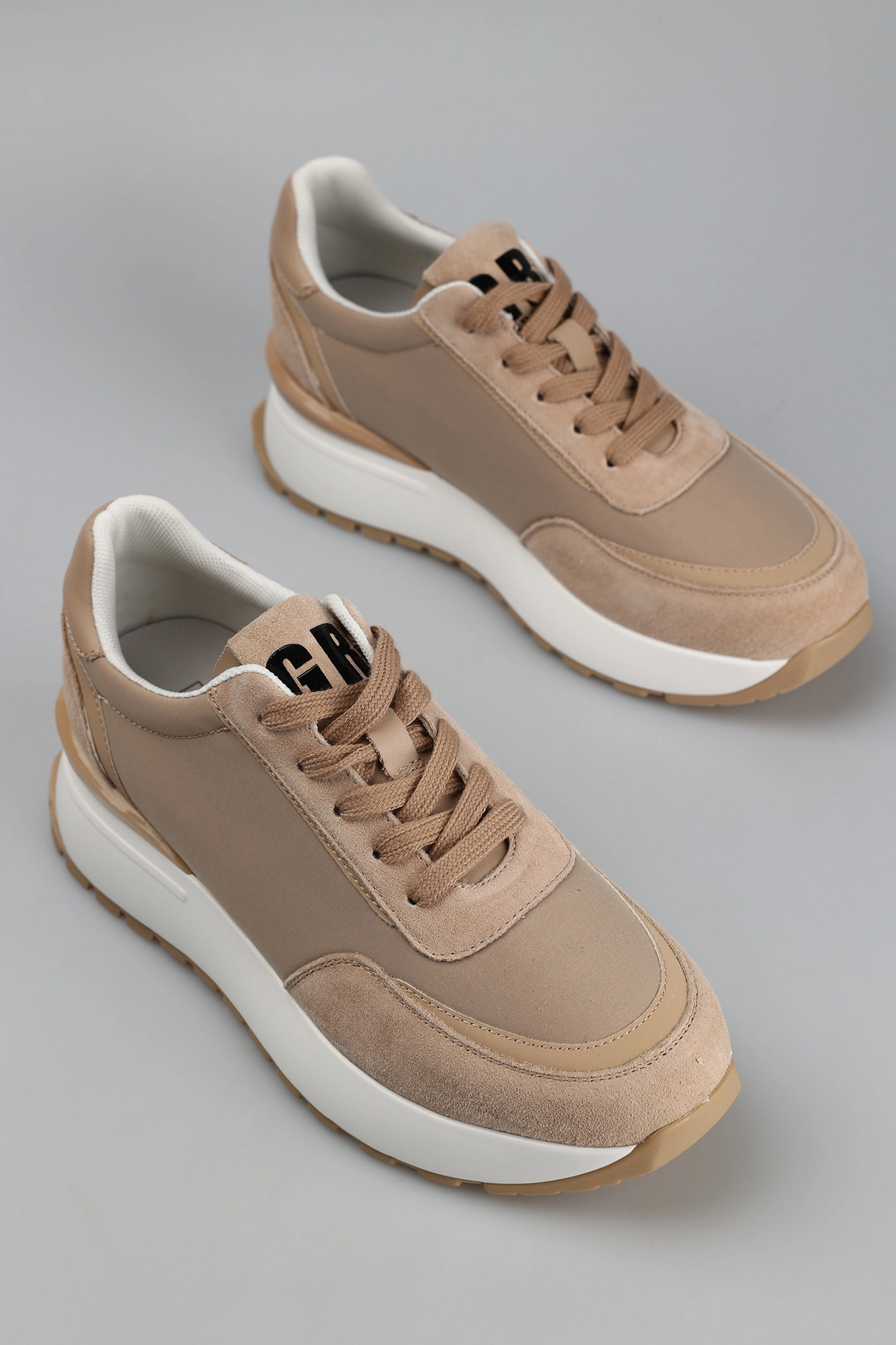 SP-228-017 Кроссовки Graciana Бежевый