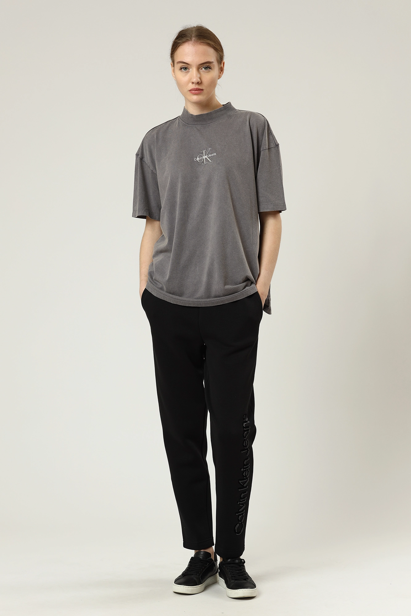 J20J217752 брюки спортивные calvin klein jeans 