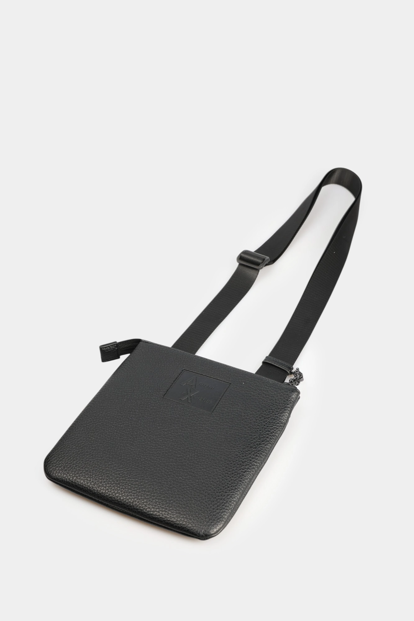 XM001619_AF17210 Сумка Armani Exchange Черный