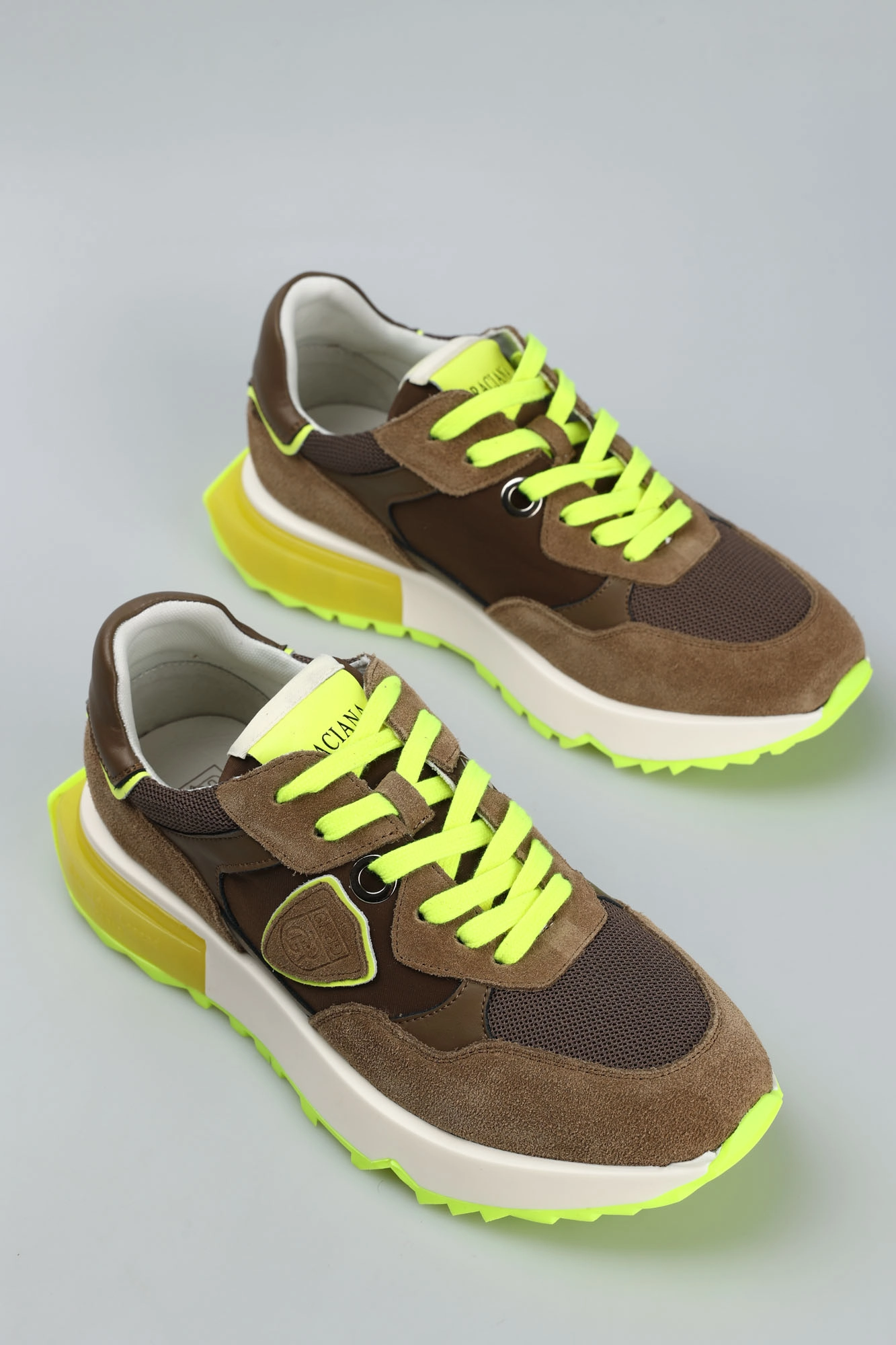 QS572-F20 Кроссовки Graciana Коричневый