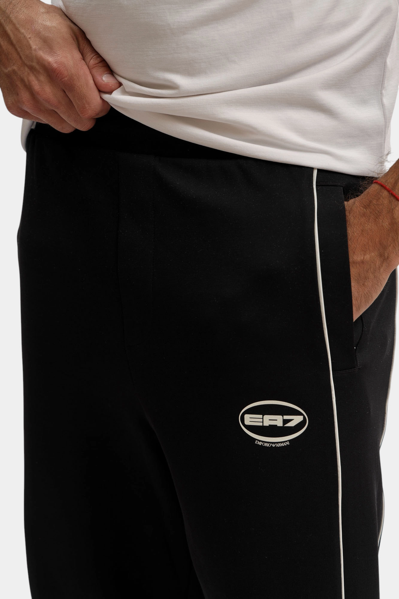 7M000987_AF12660 Брюки спортивные EA7 Черный