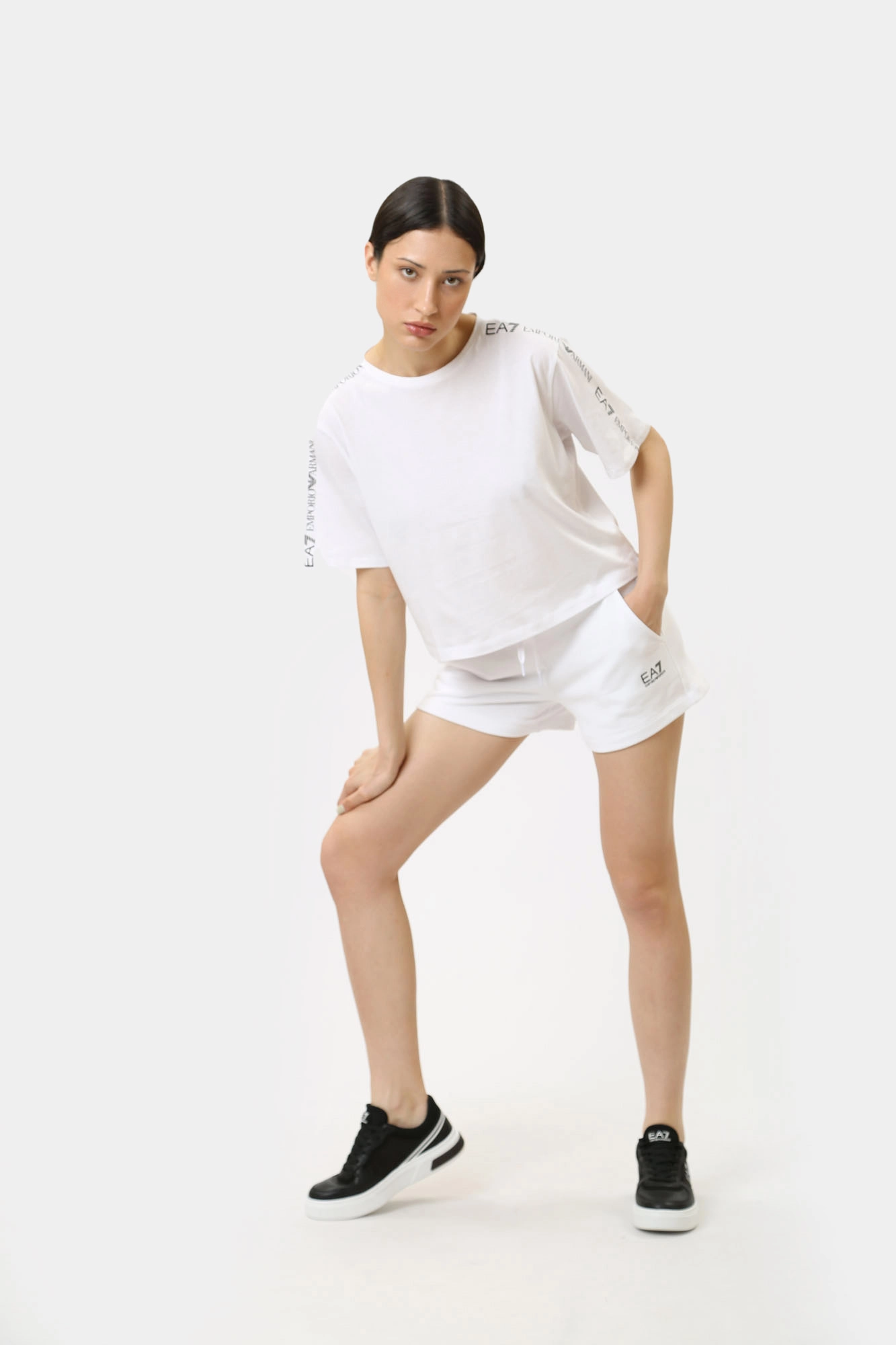 3DTT02_TJ02Z_0102 кроп-топ ea7 