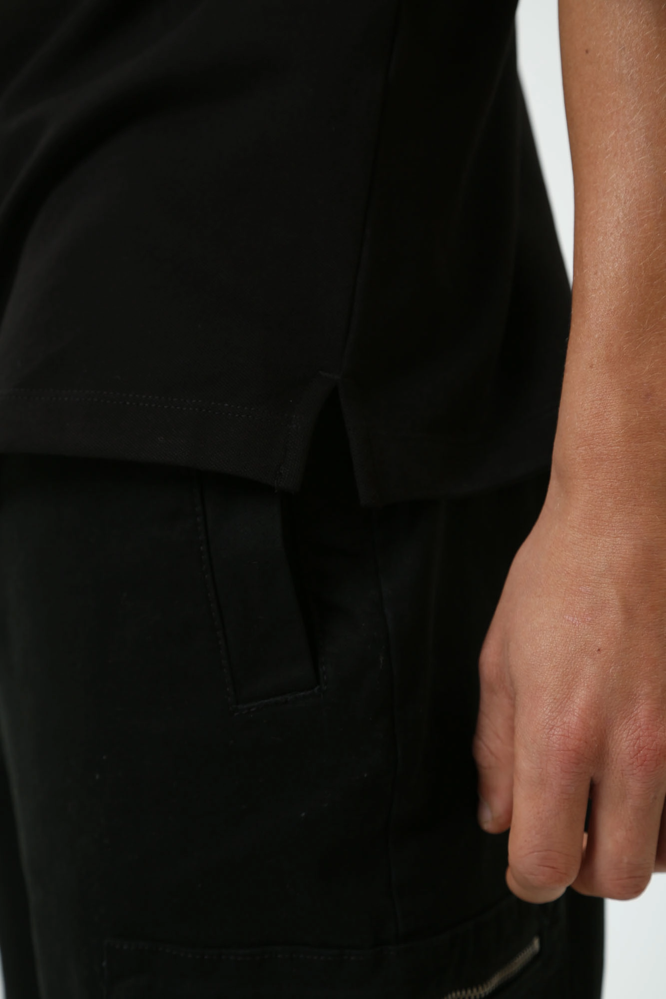 8NZFSG_ZJ81Z Поло Armani Exchange Черный