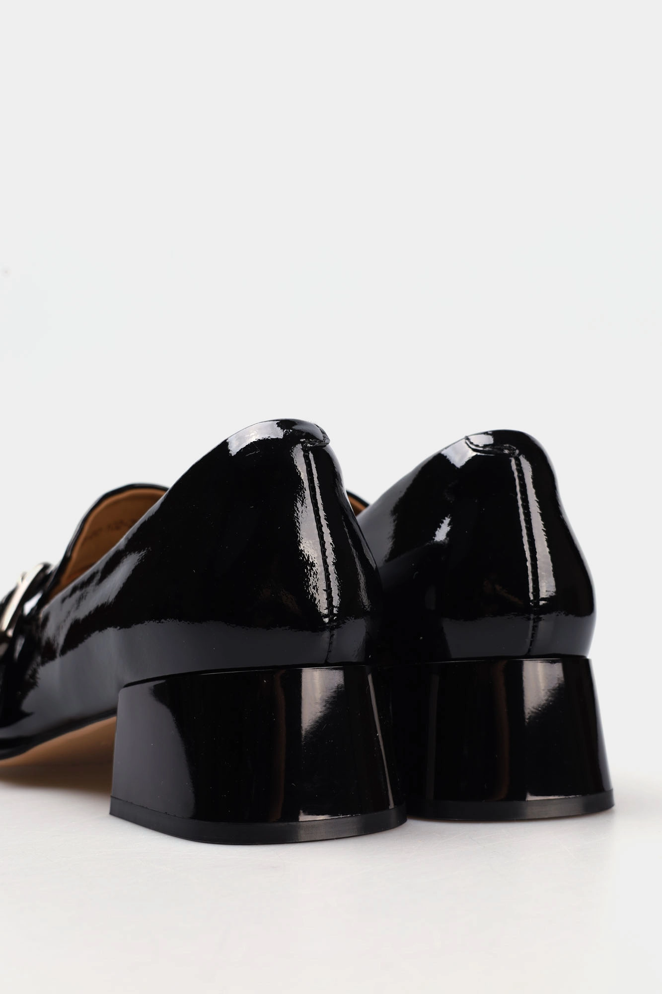 S8-80-102 Лоферы Graciana Черный