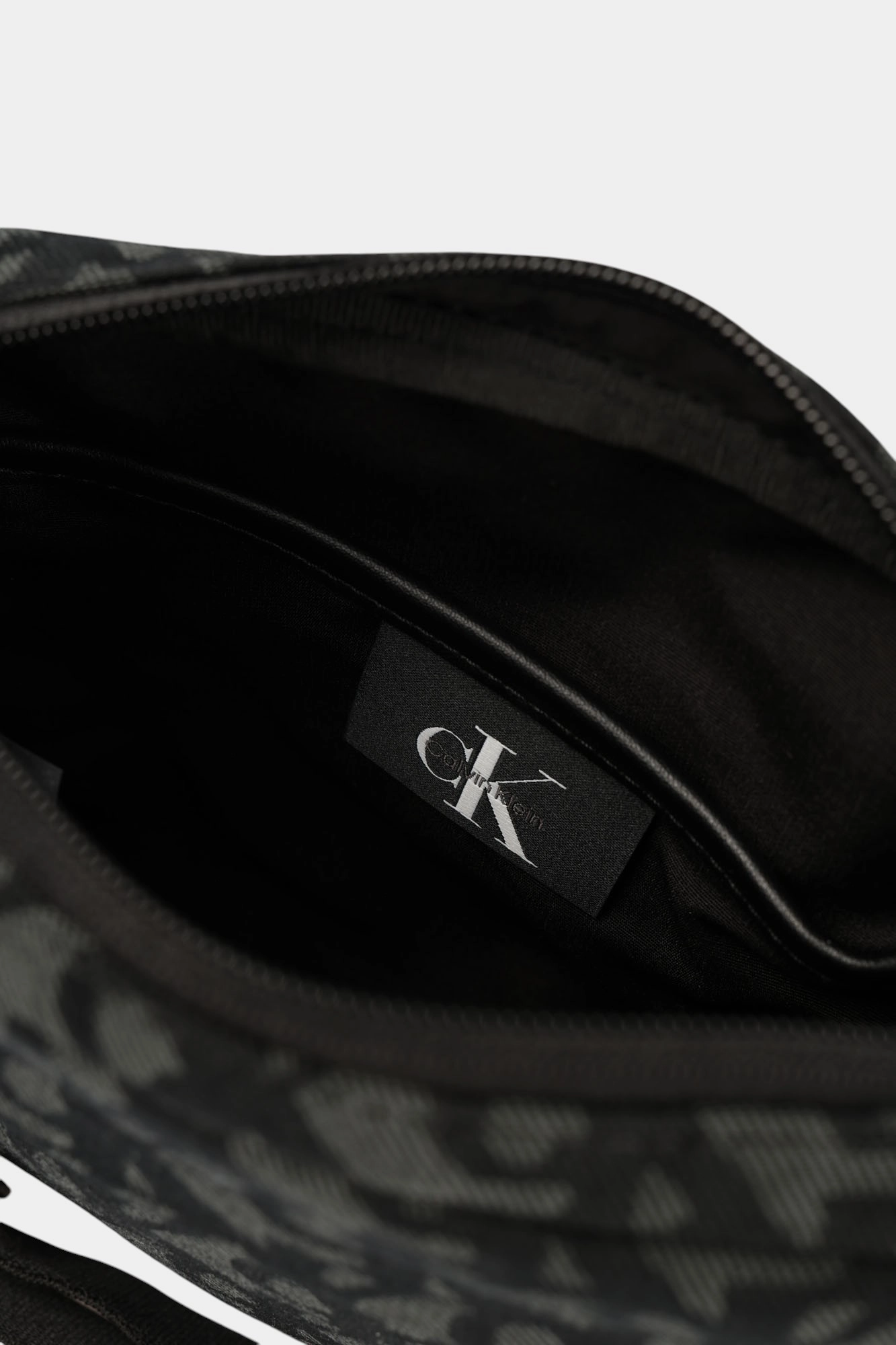 LV04G3175G Сумка Calvin Klein Jeans Черный