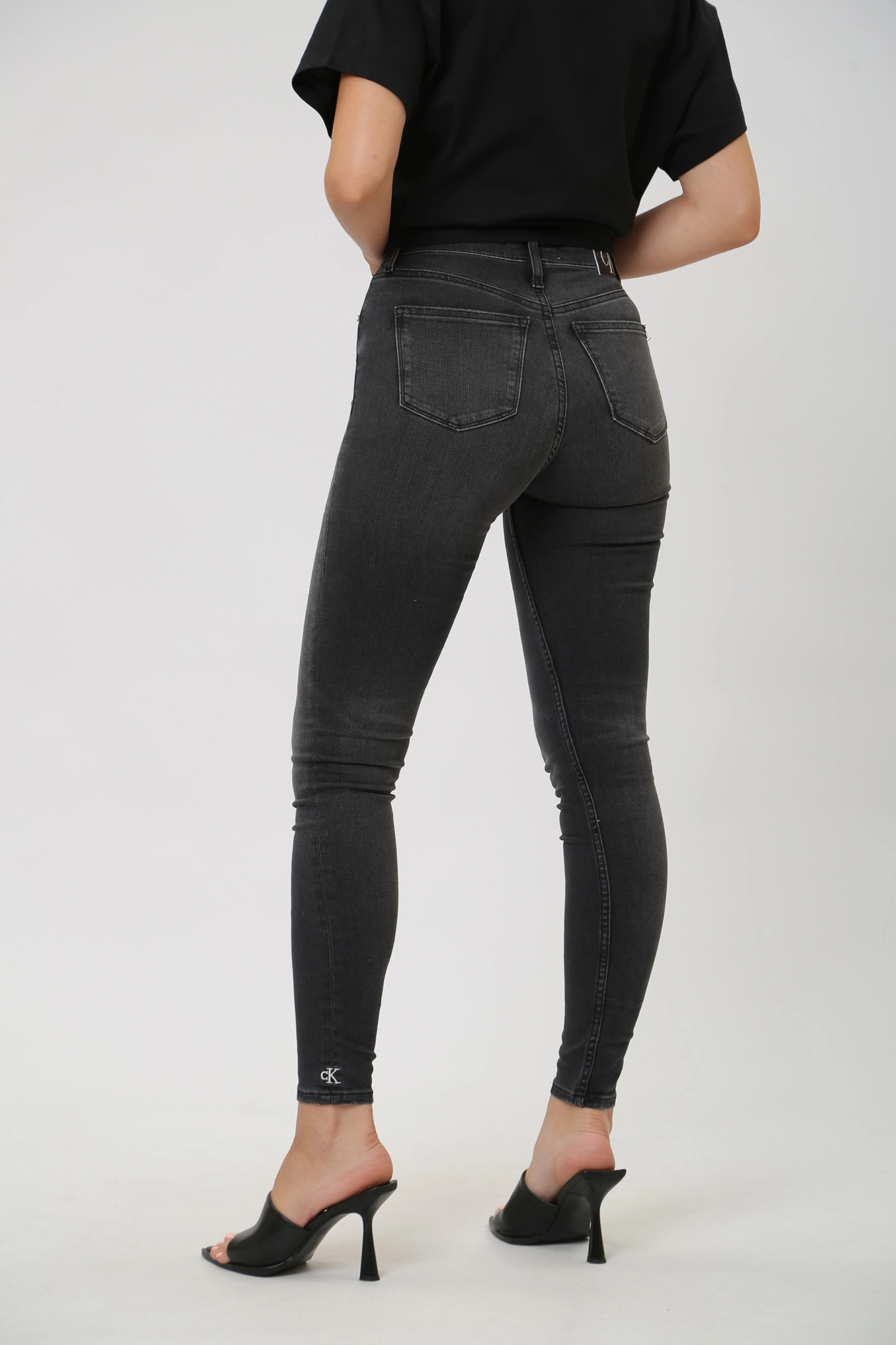 J20J221789 брюки джинсовые calvin klein jeans  calvin klein jeans 