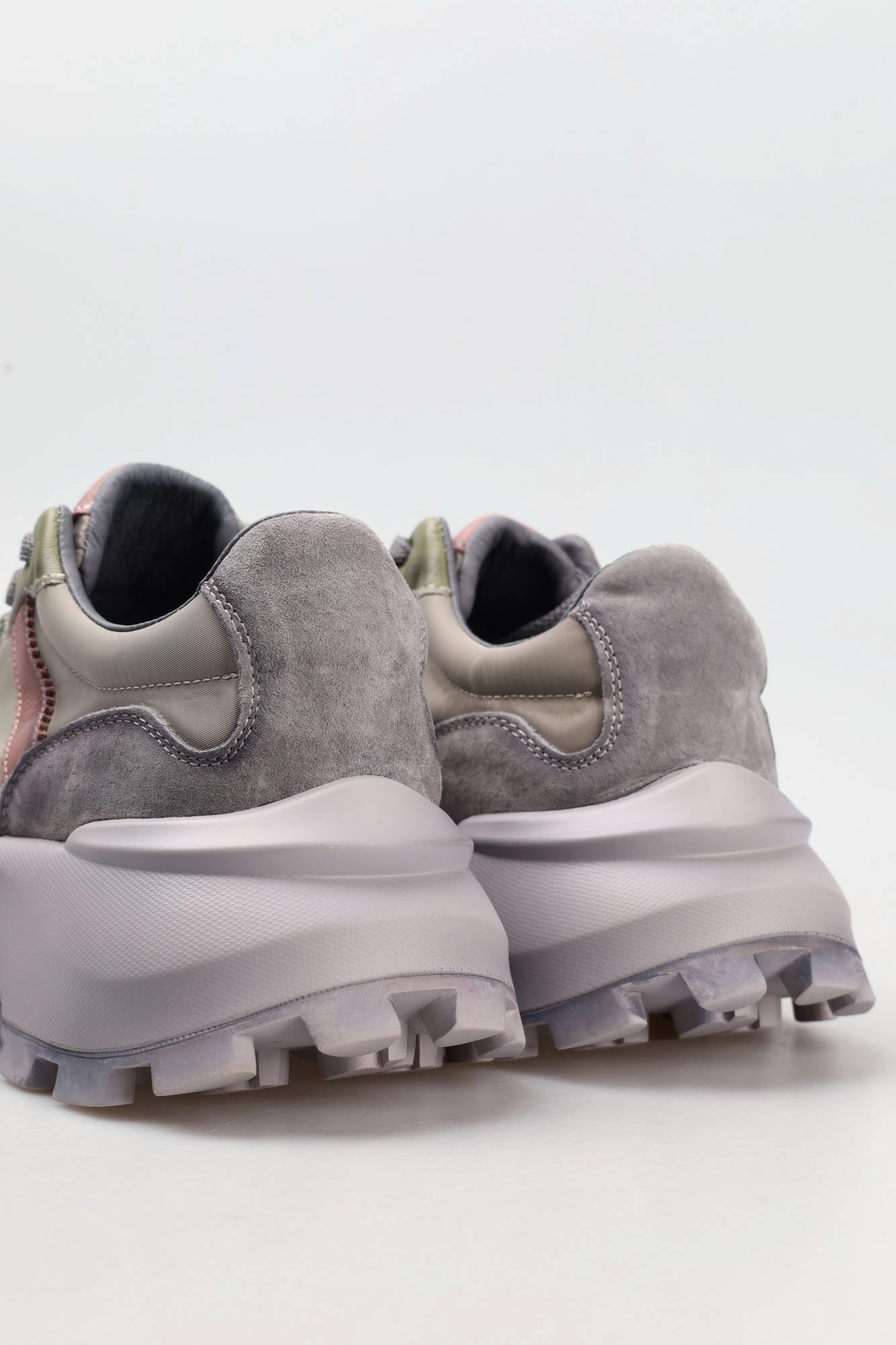 S8-8516 Кроссовки Graciana Серый