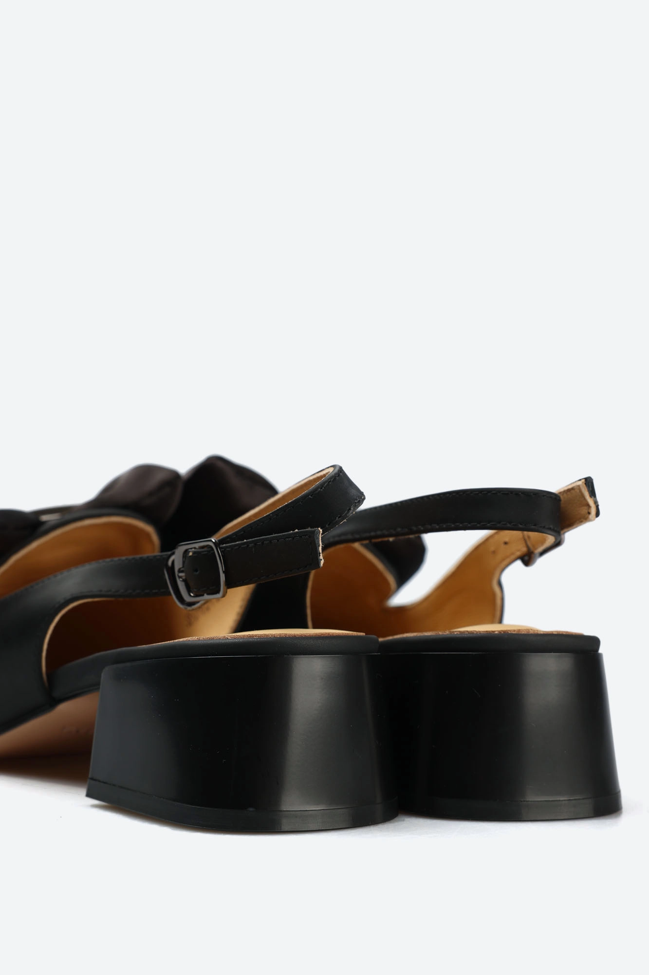 S8-01-813 Босоножки Graciana Черный